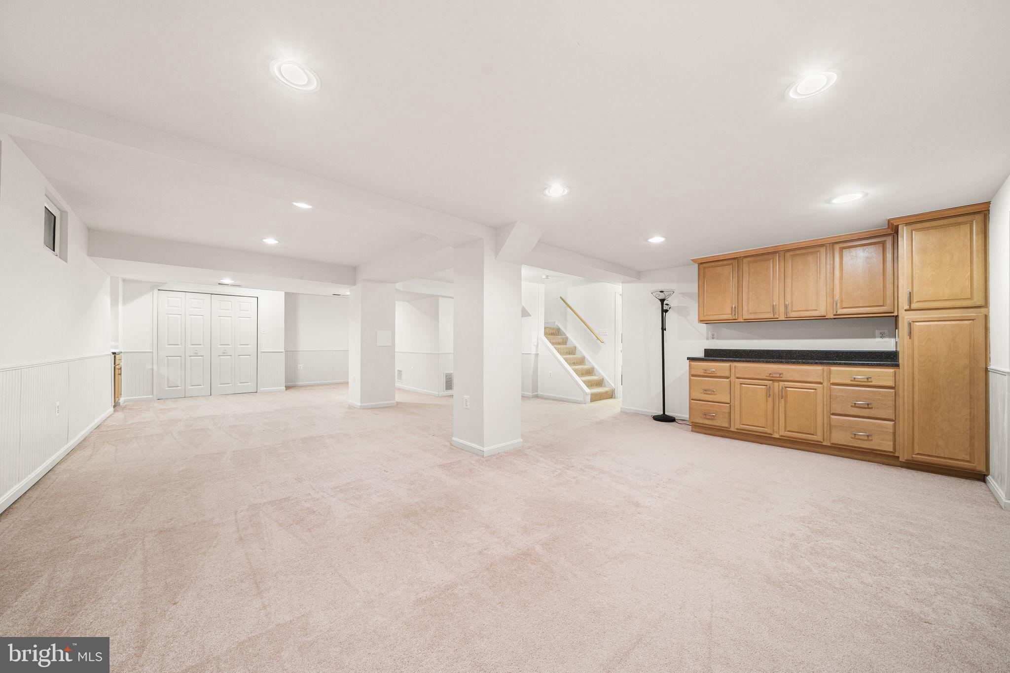 VIENNA OAKS - Residential