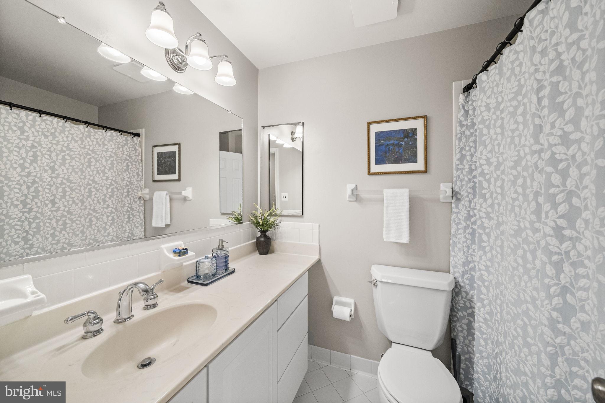 VIENNA OAKS - Residential