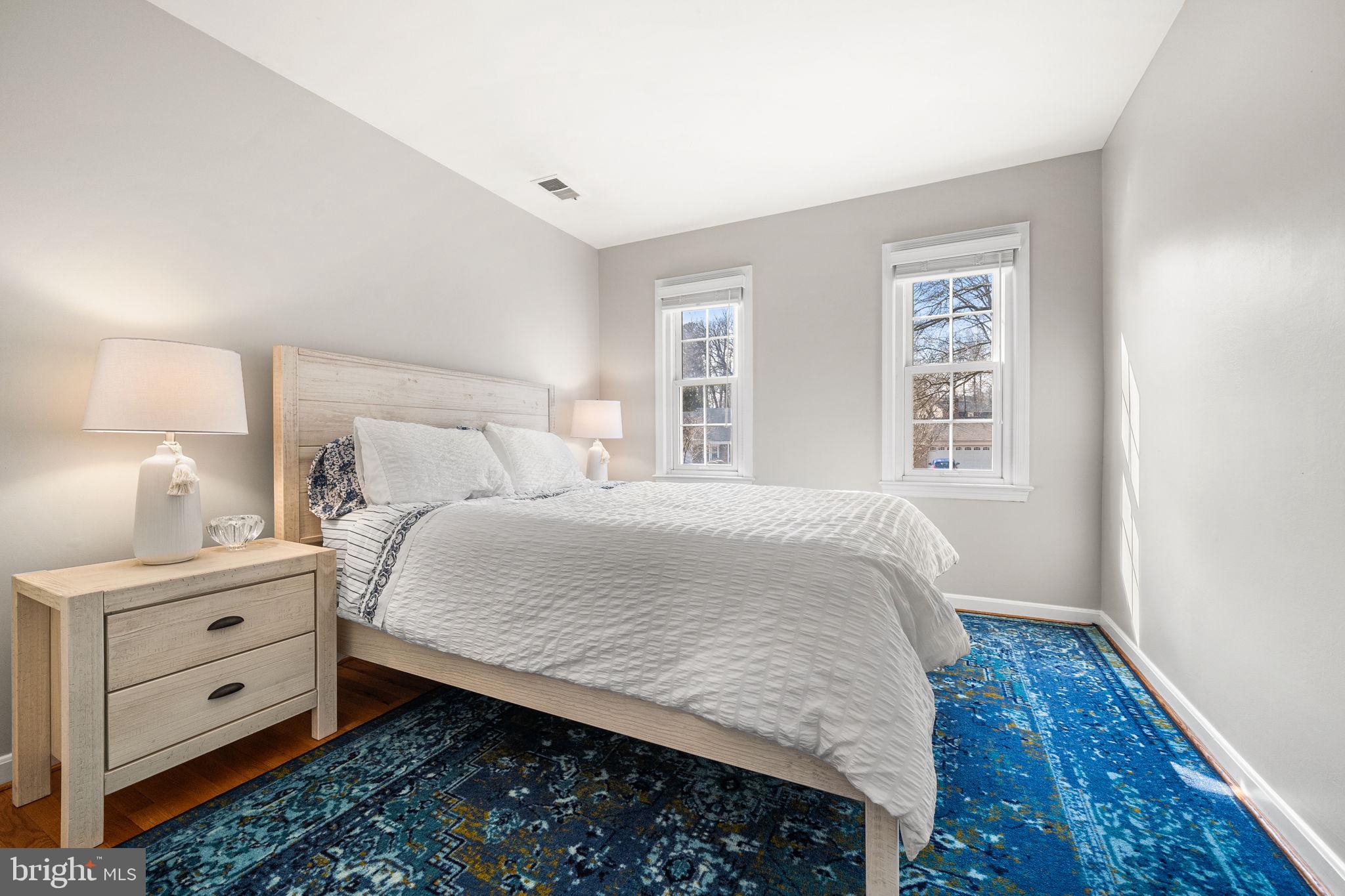 VIENNA OAKS - Residential