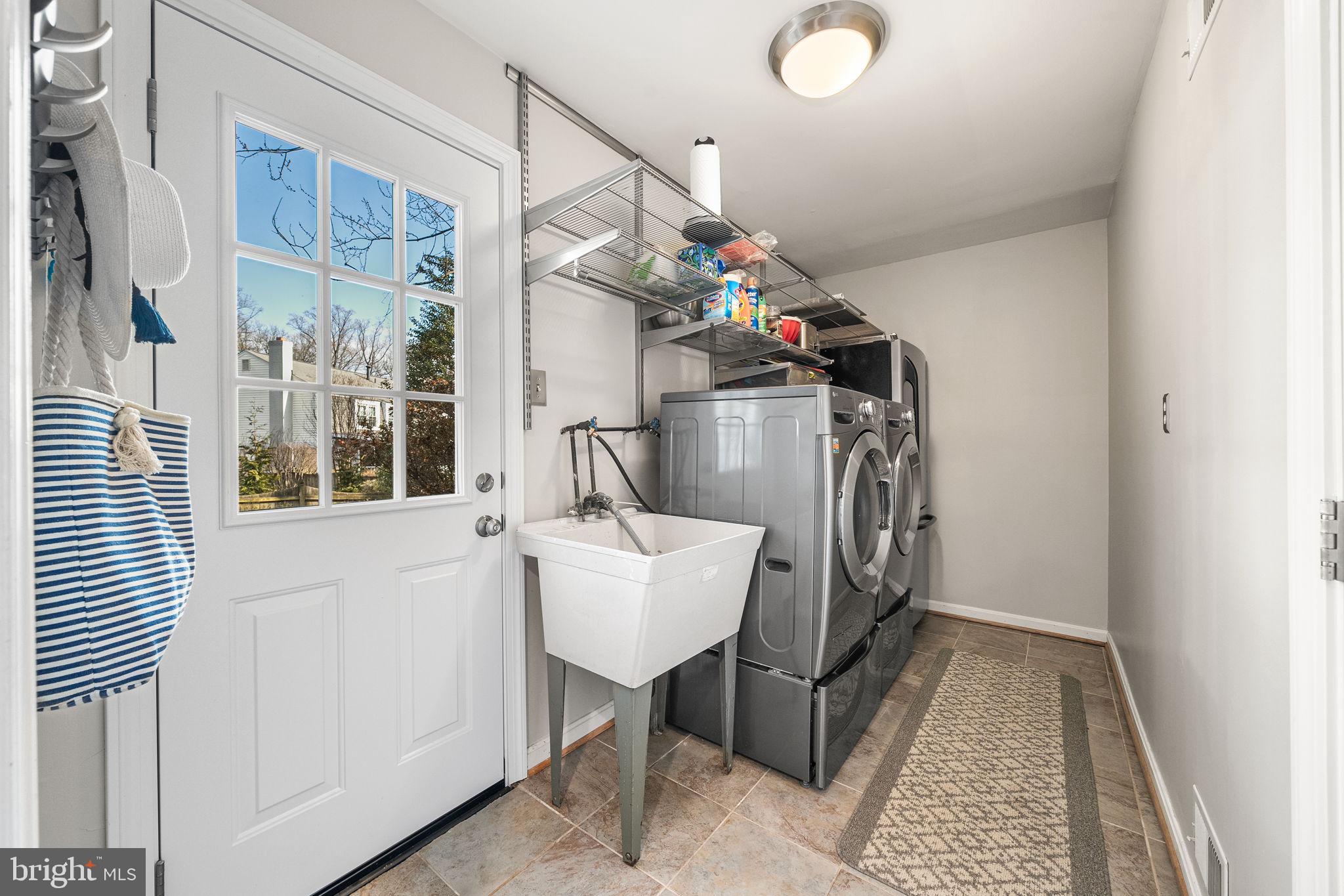 VIENNA OAKS - Residential