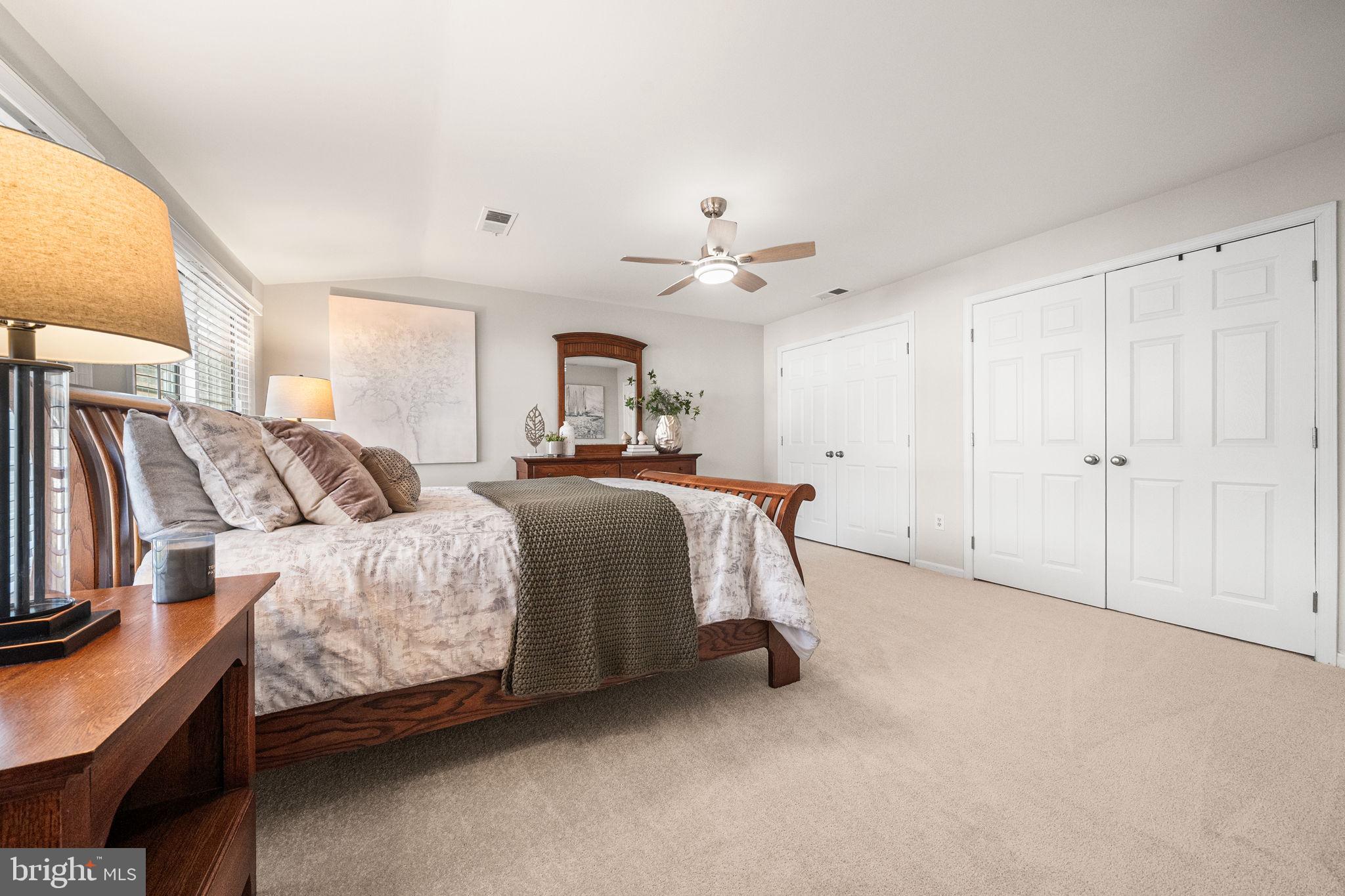 VIENNA OAKS - Residential