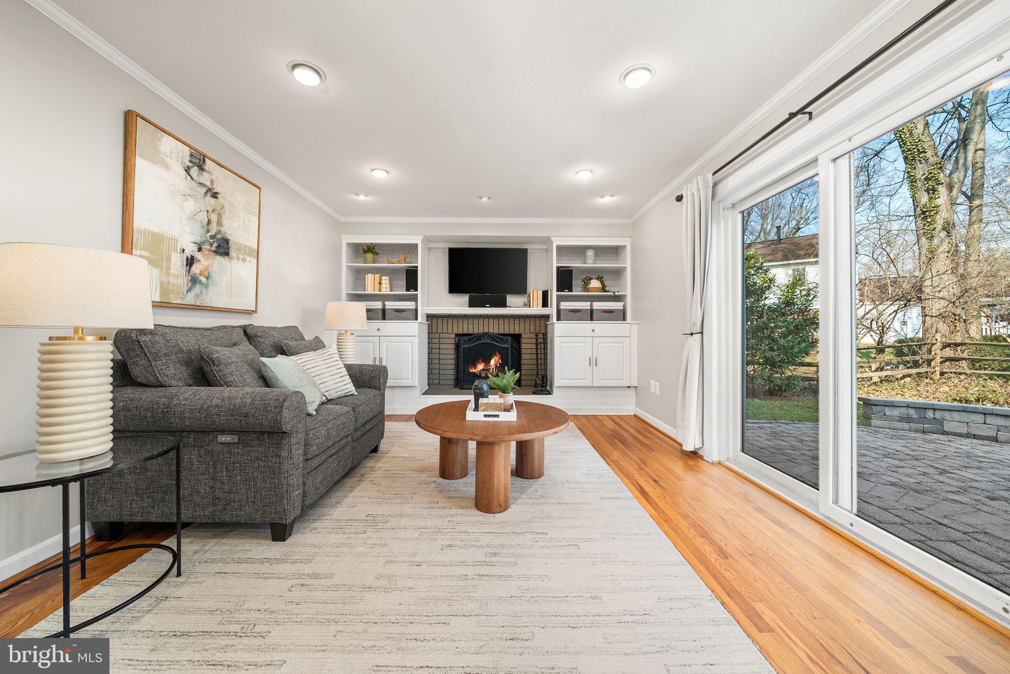 VIENNA OAKS - Residential