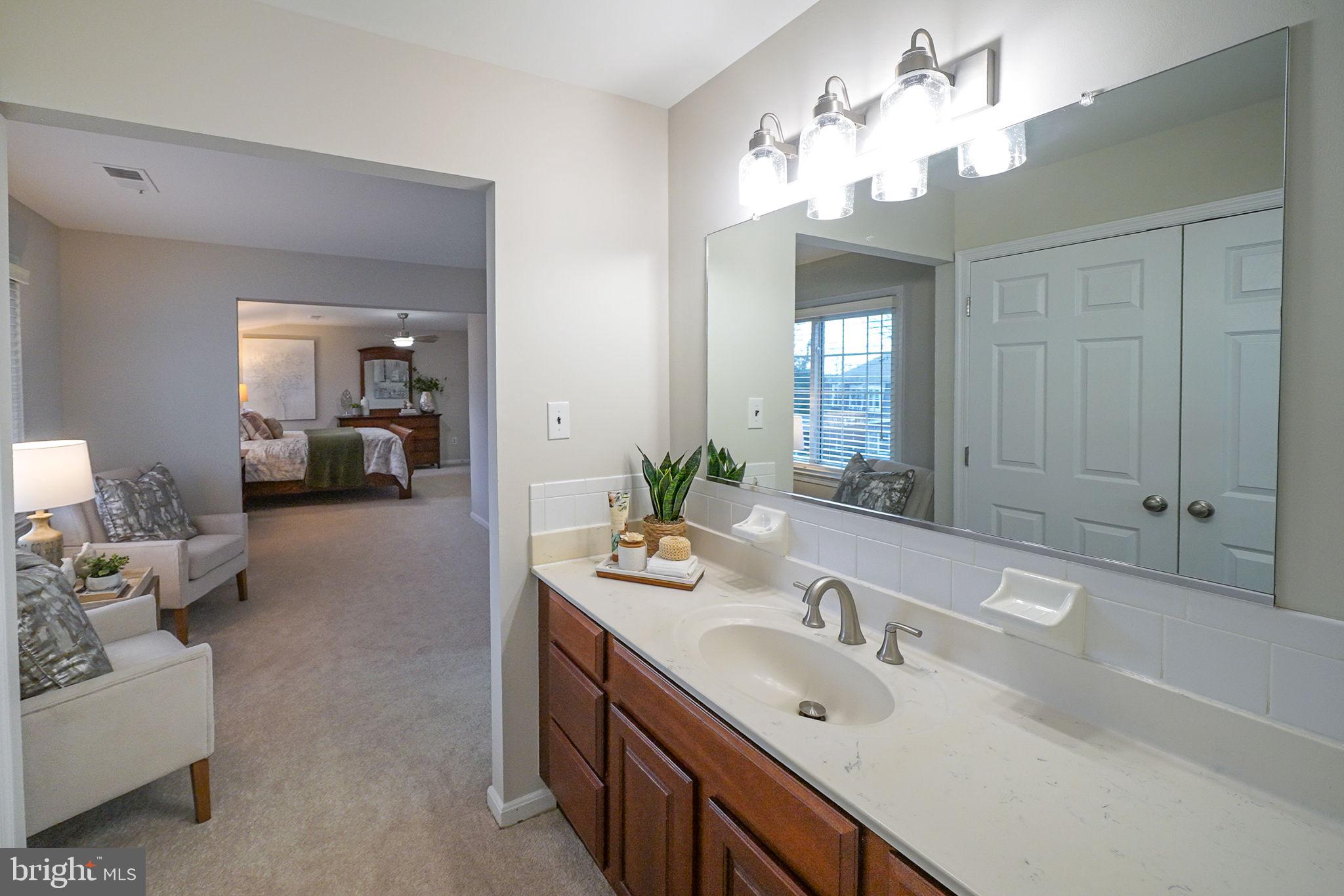 VIENNA OAKS - Residential