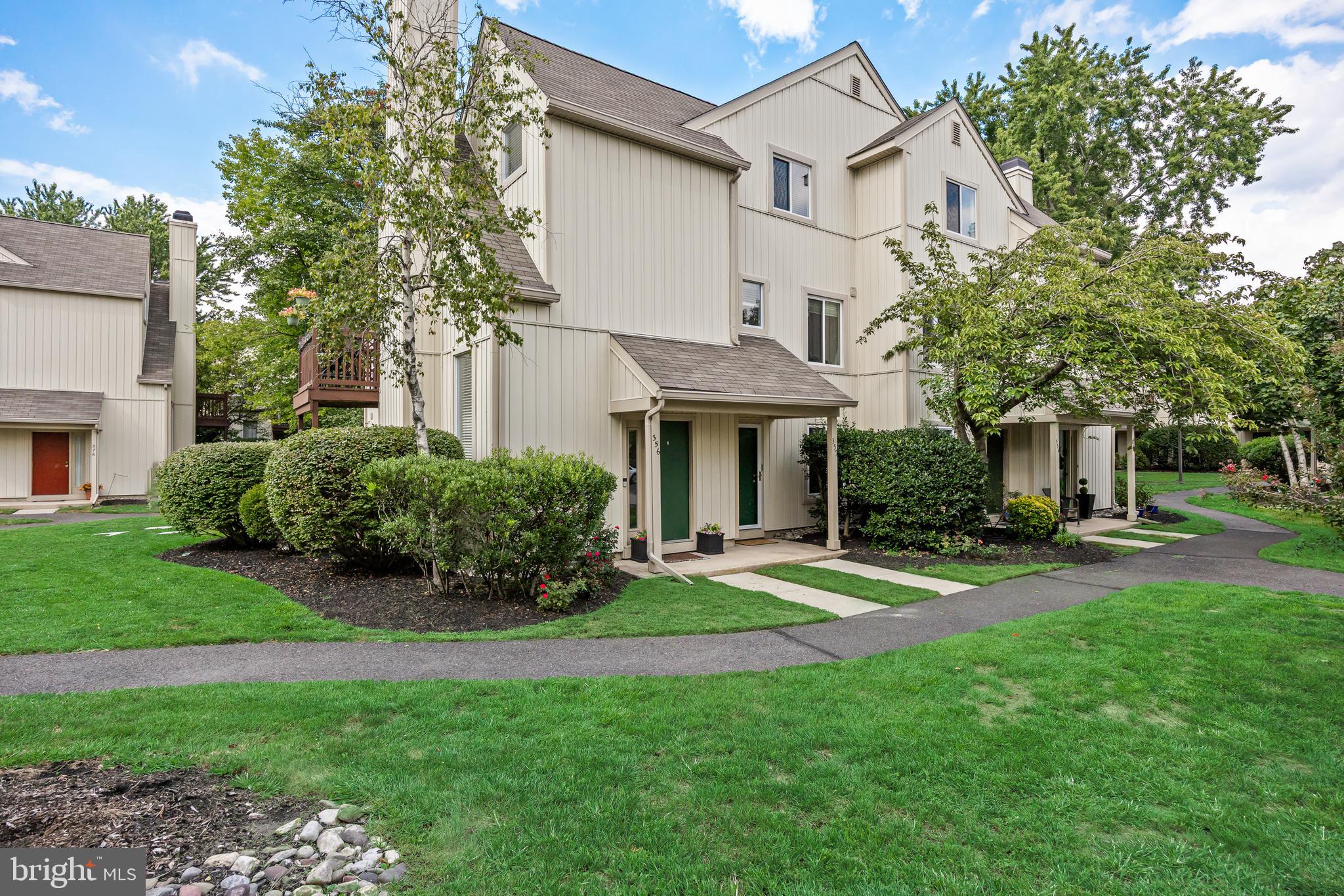 355 WOODLAKE DRIVE