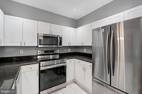 4551 STRUTFIELD LANE 4113 ALEXANDRIA VA 22311