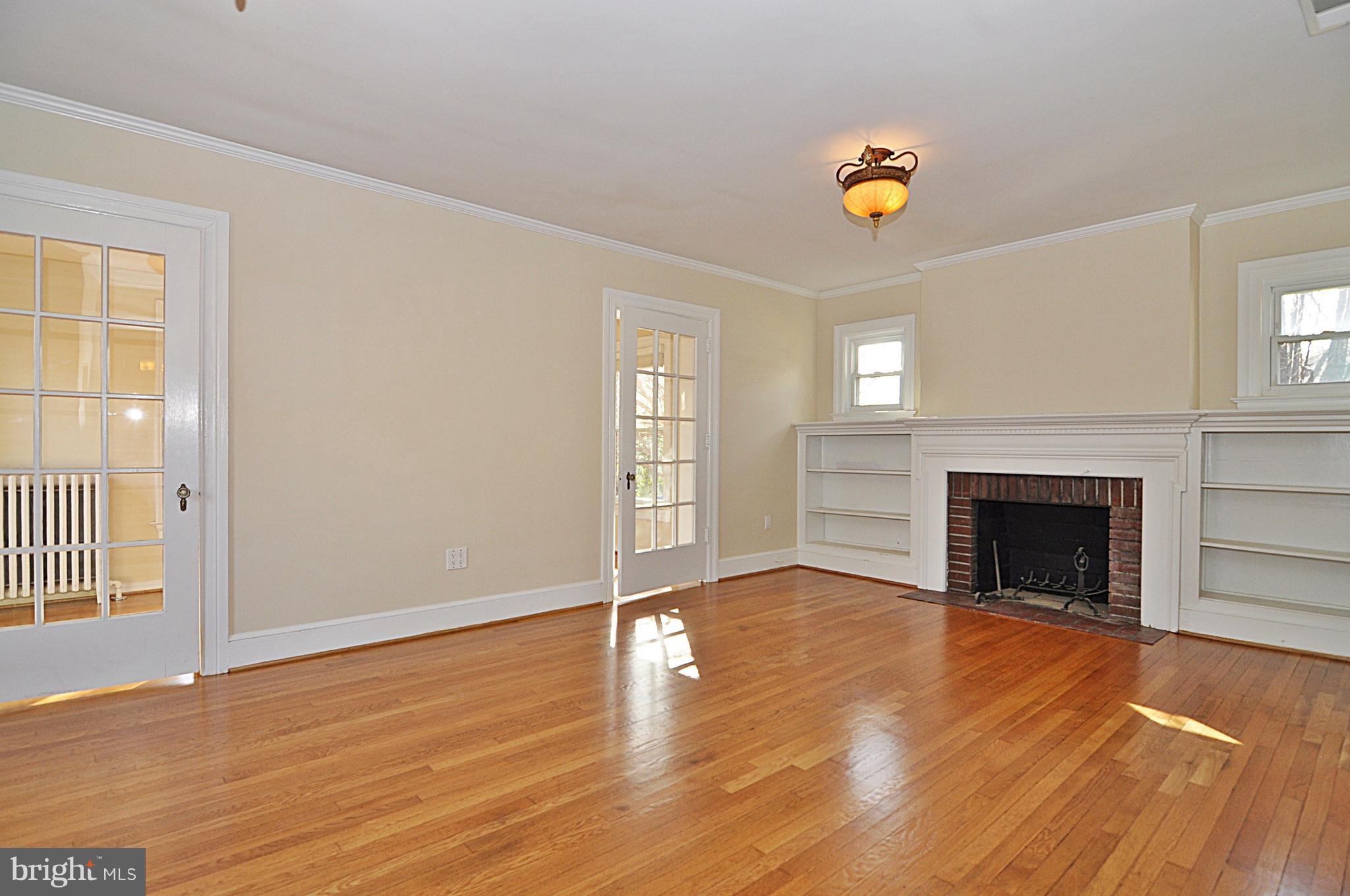 OVER LEE KNOLLS - Residential Lease