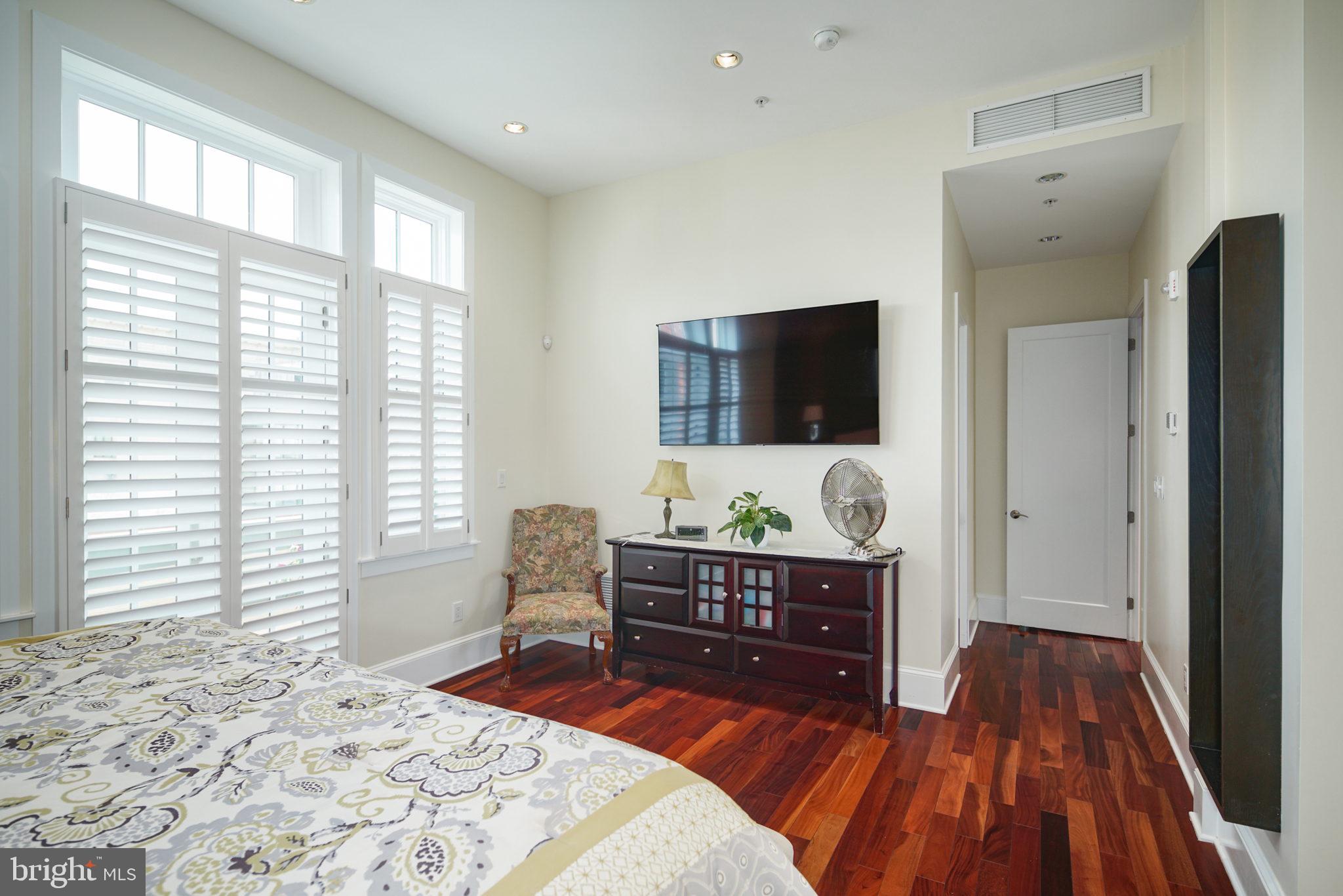 NEWBOLD - Commercial Sale