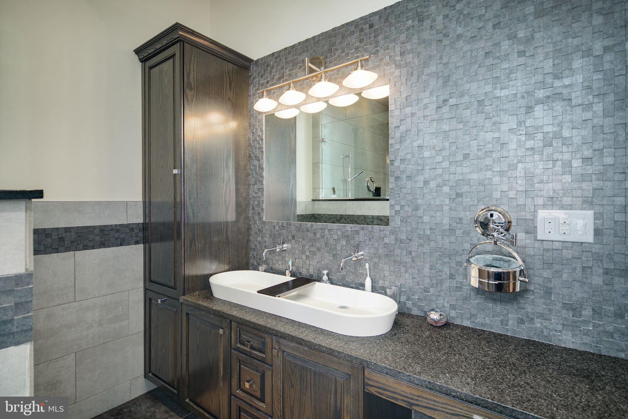 NEWBOLD - Commercial Sale