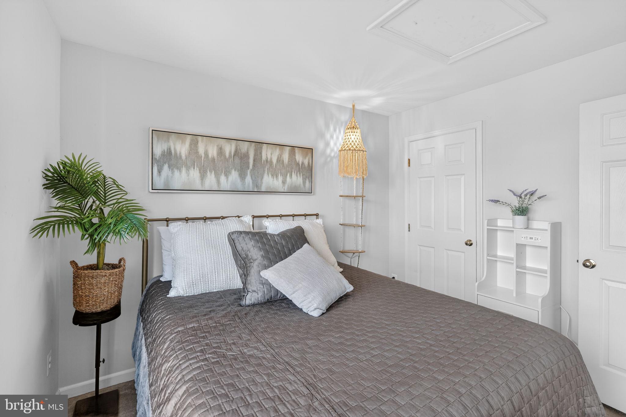 PORT POTOMAC - Residential