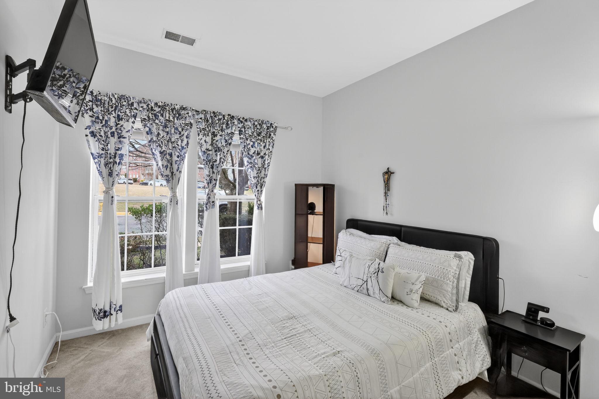 PORT POTOMAC - Residential