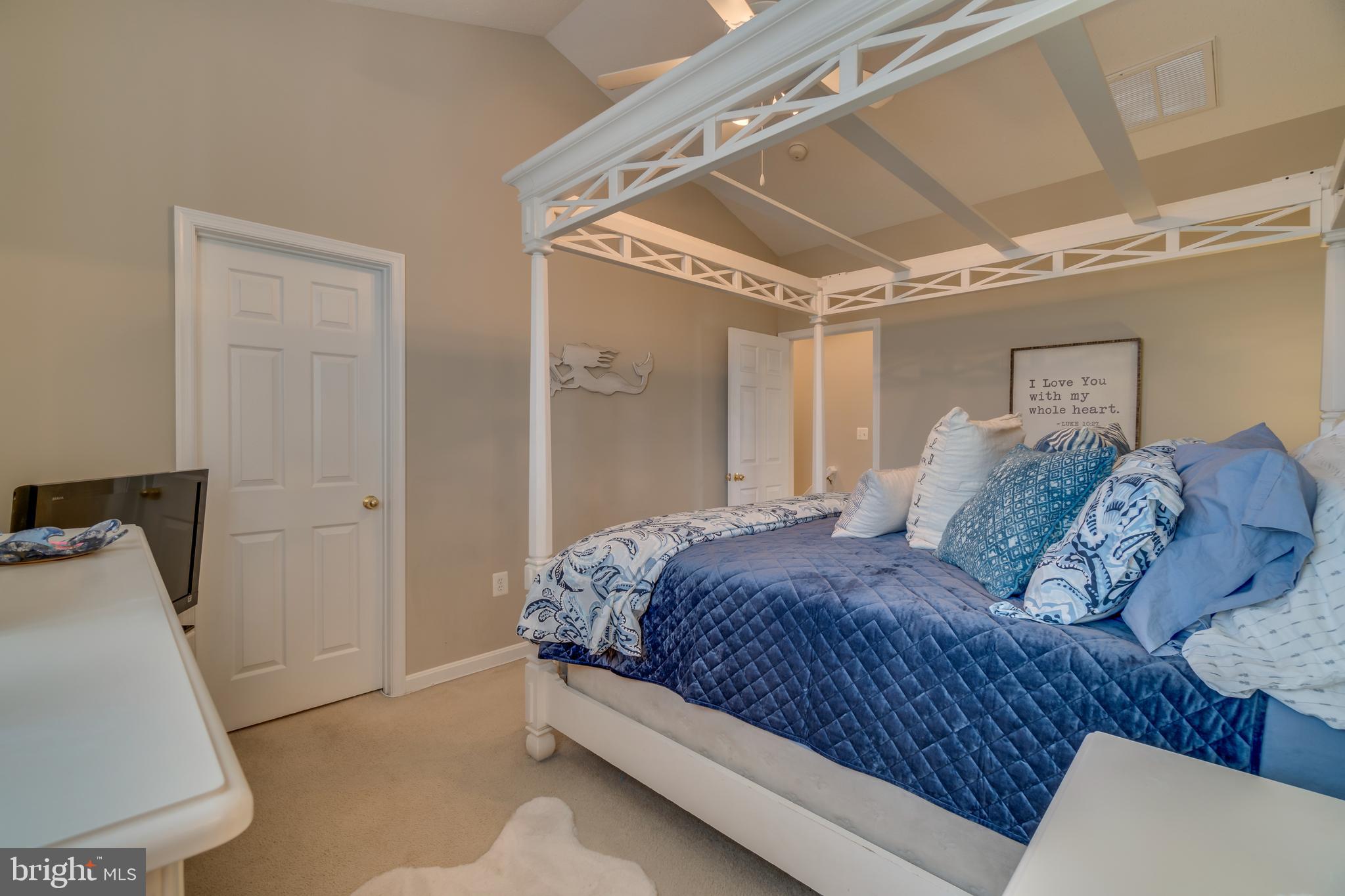 LADYSMITH VILLAGE - Residential