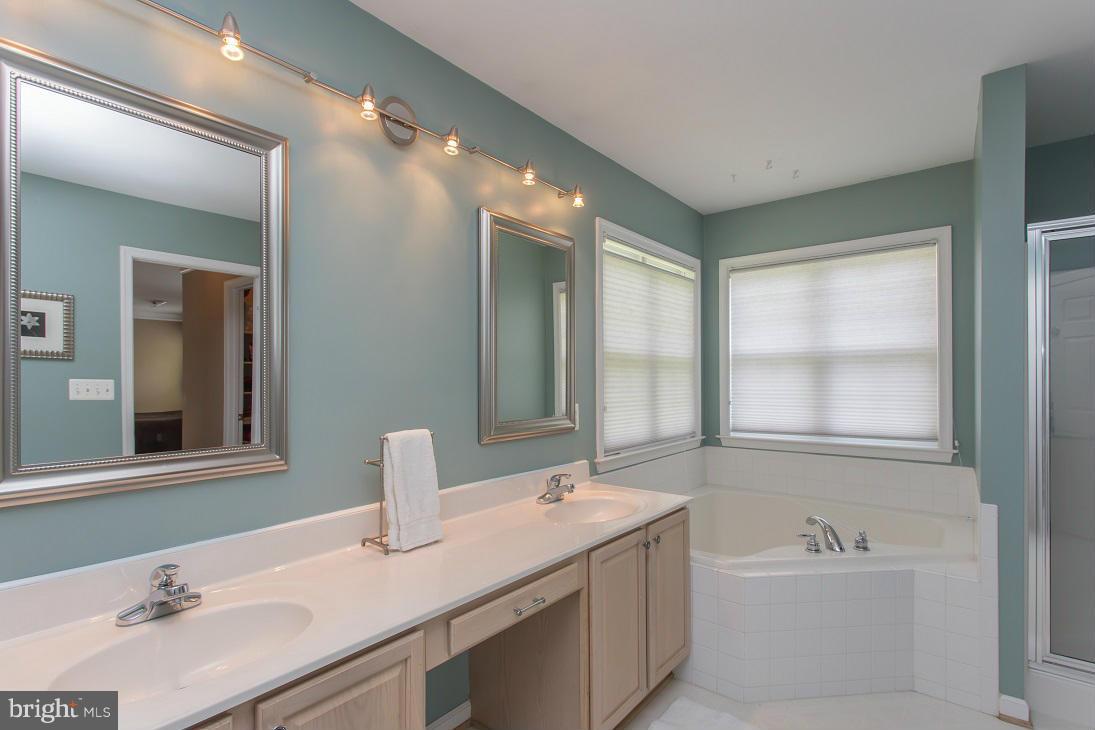 AUSTIN RIDGE - Residential