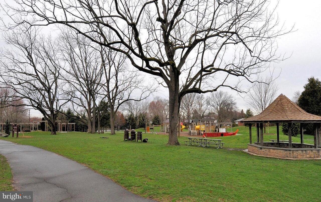 FOREST ESTATES - Residential Lease