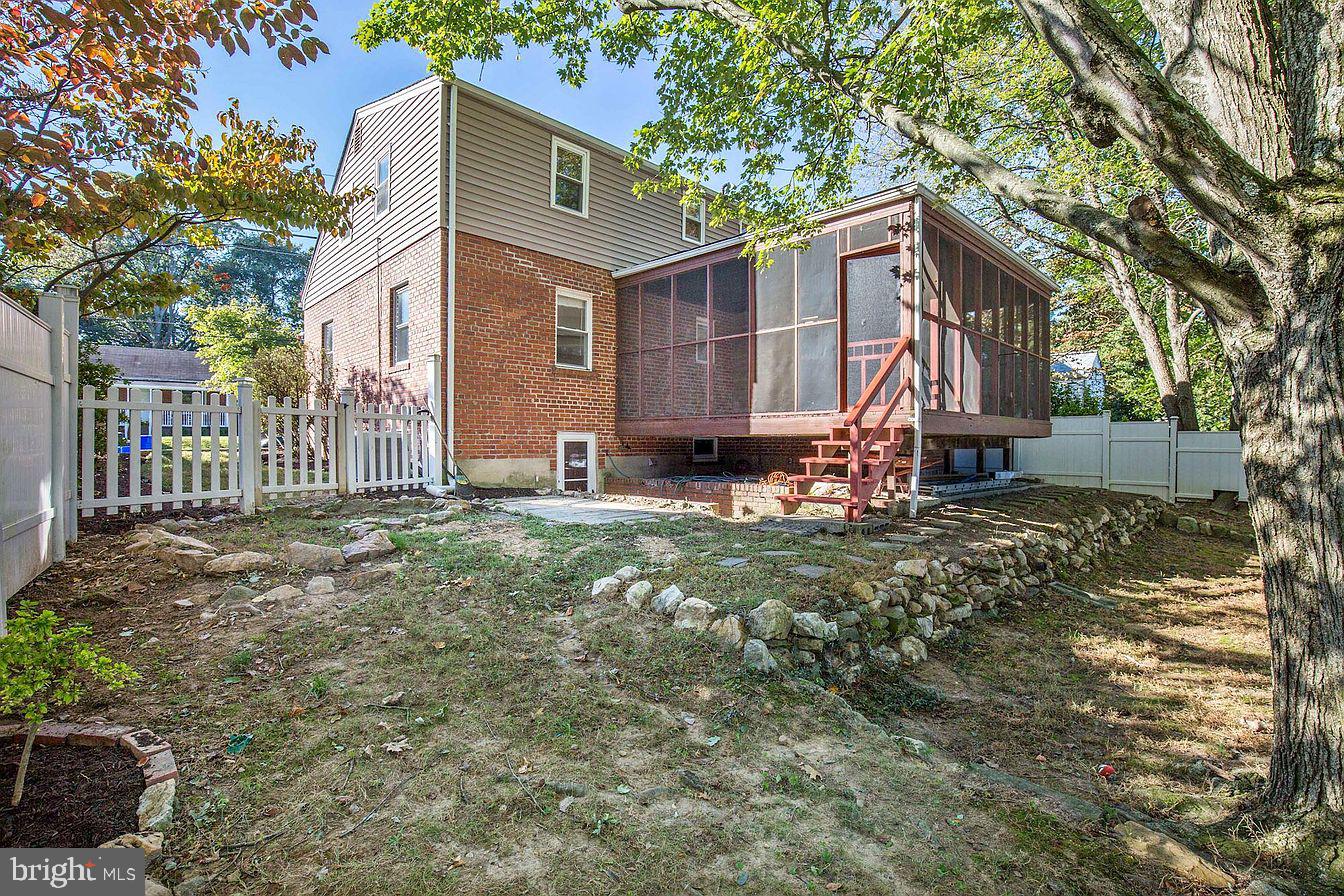 FOREST ESTATES - Residential Lease