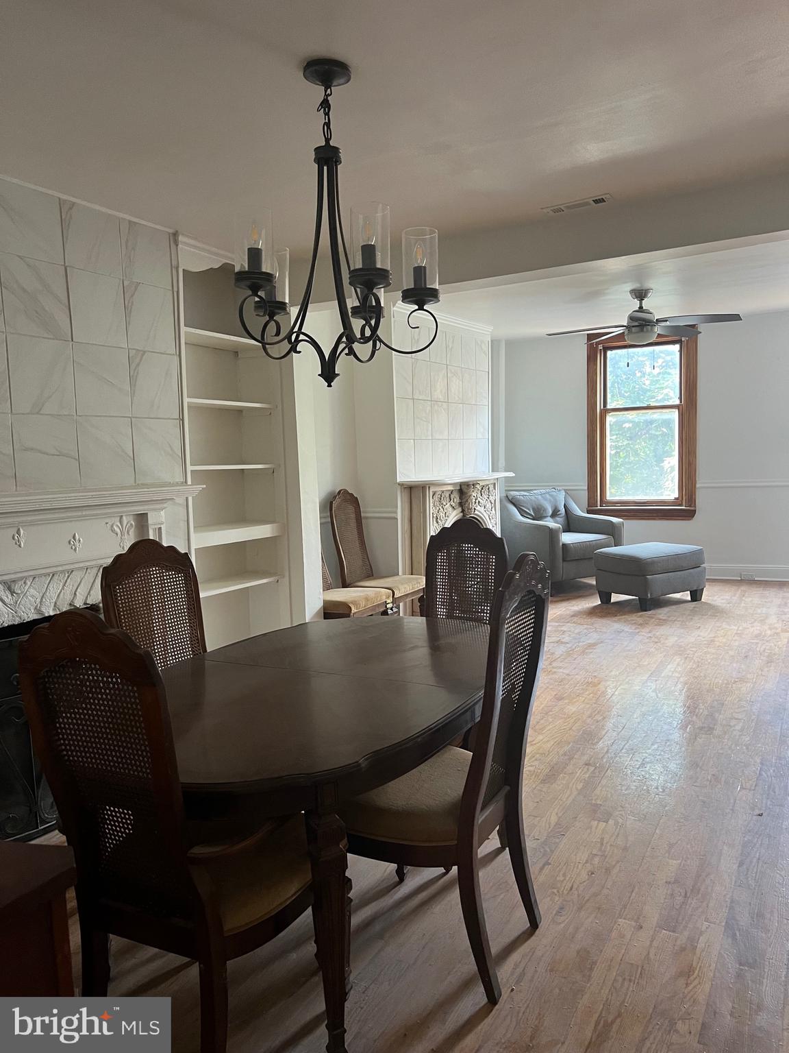 206 W READ STREET W
