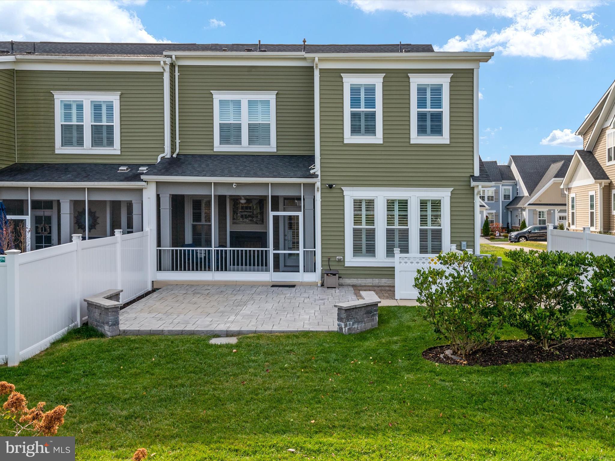 TWO RIVERS - Residential