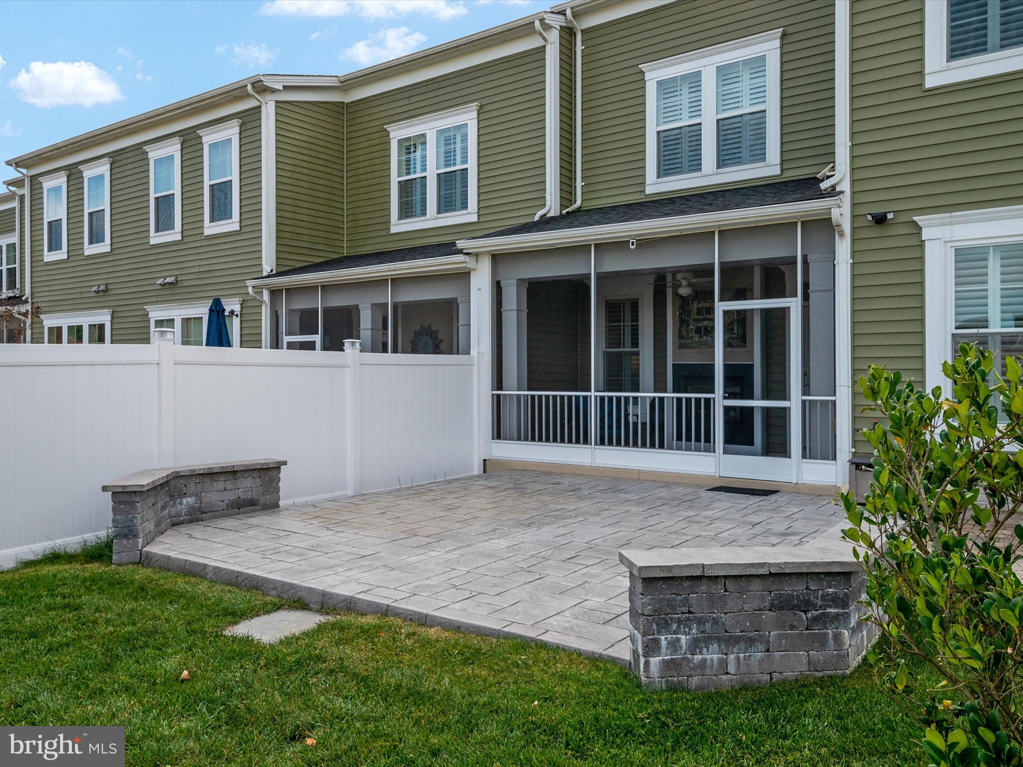 TWO RIVERS - Residential