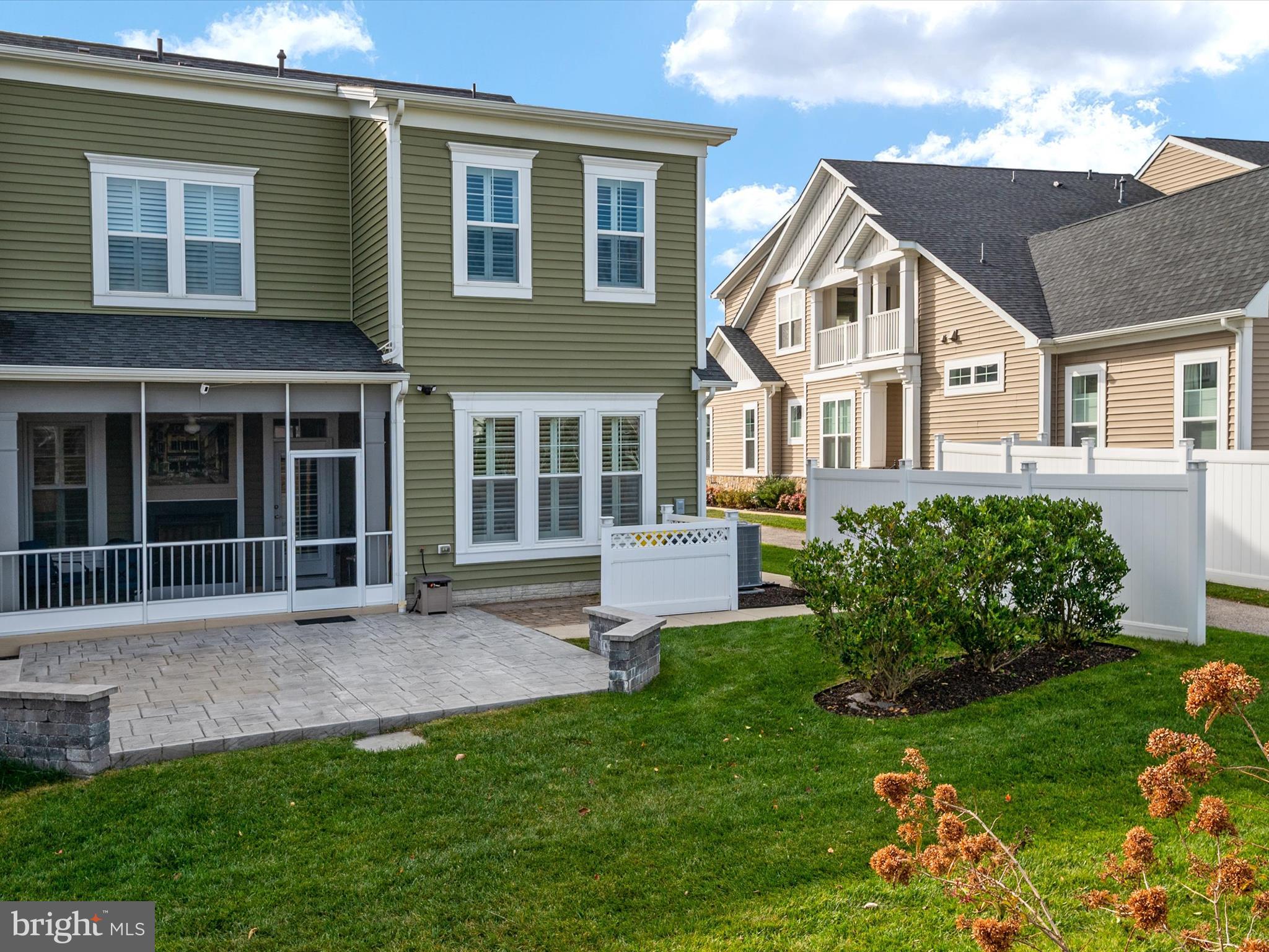 TWO RIVERS - Residential