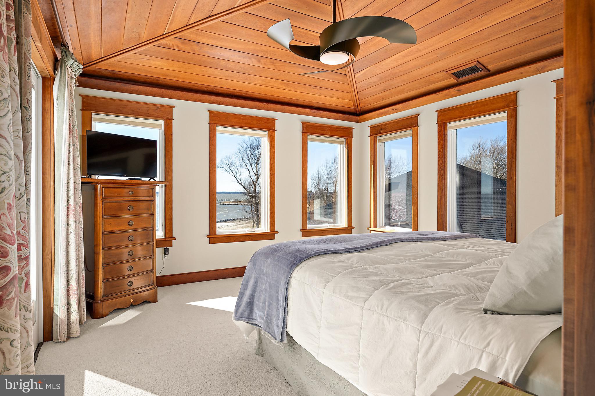 SOUTH POINT FARMS - Residential