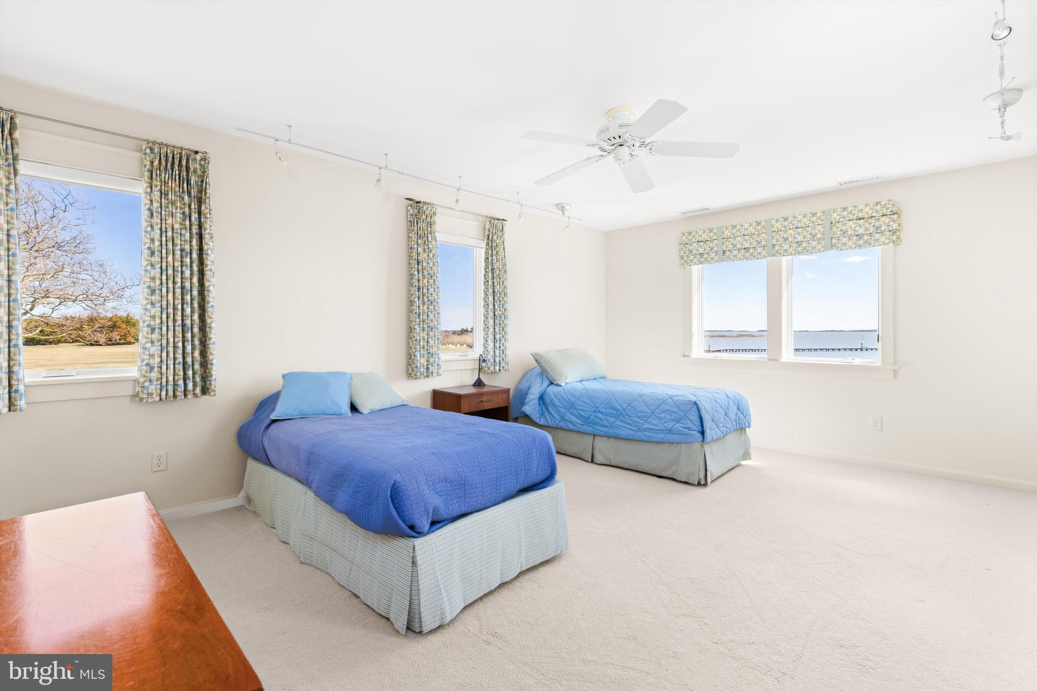 SOUTH POINT FARMS - Residential