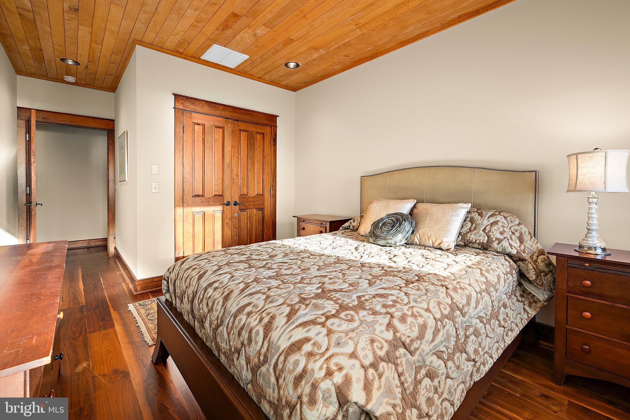 SOUTH POINT FARMS - Residential