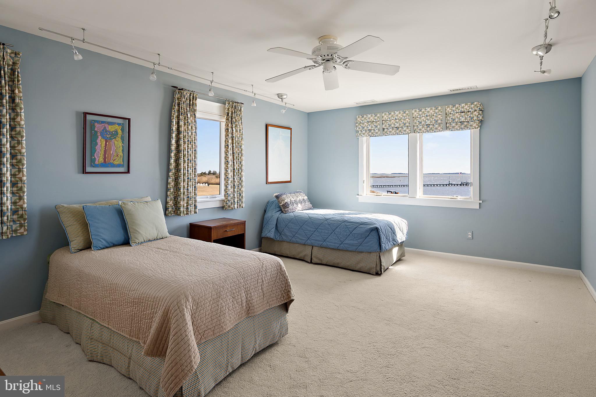 SOUTH POINT FARMS - Residential