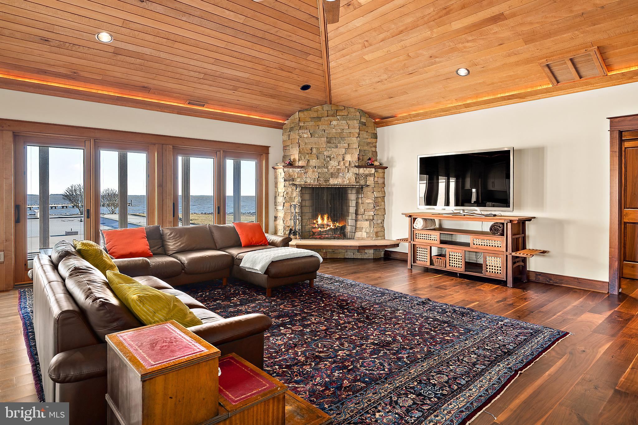 SOUTH POINT FARMS - Residential