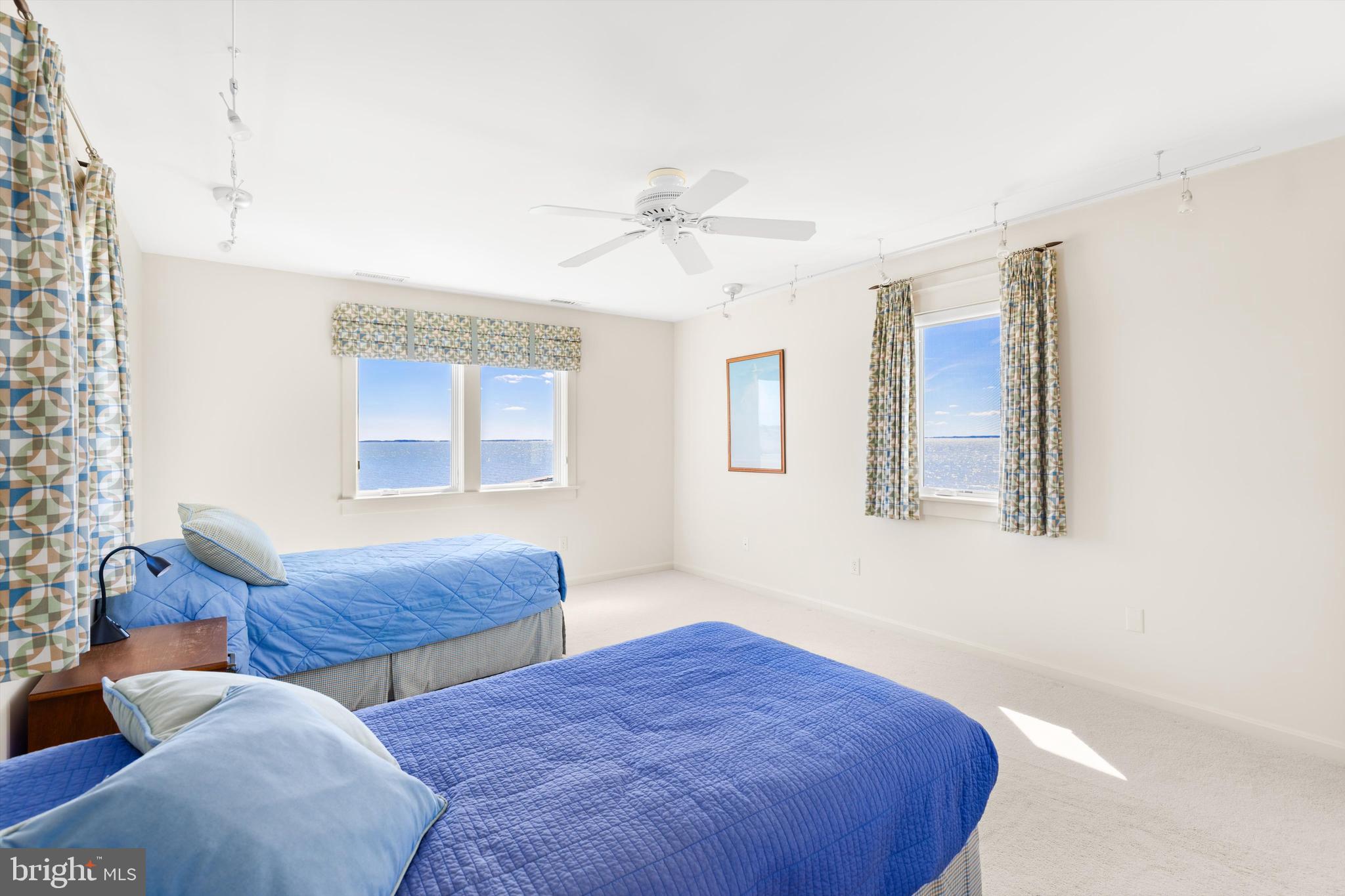 SOUTH POINT FARMS - Residential