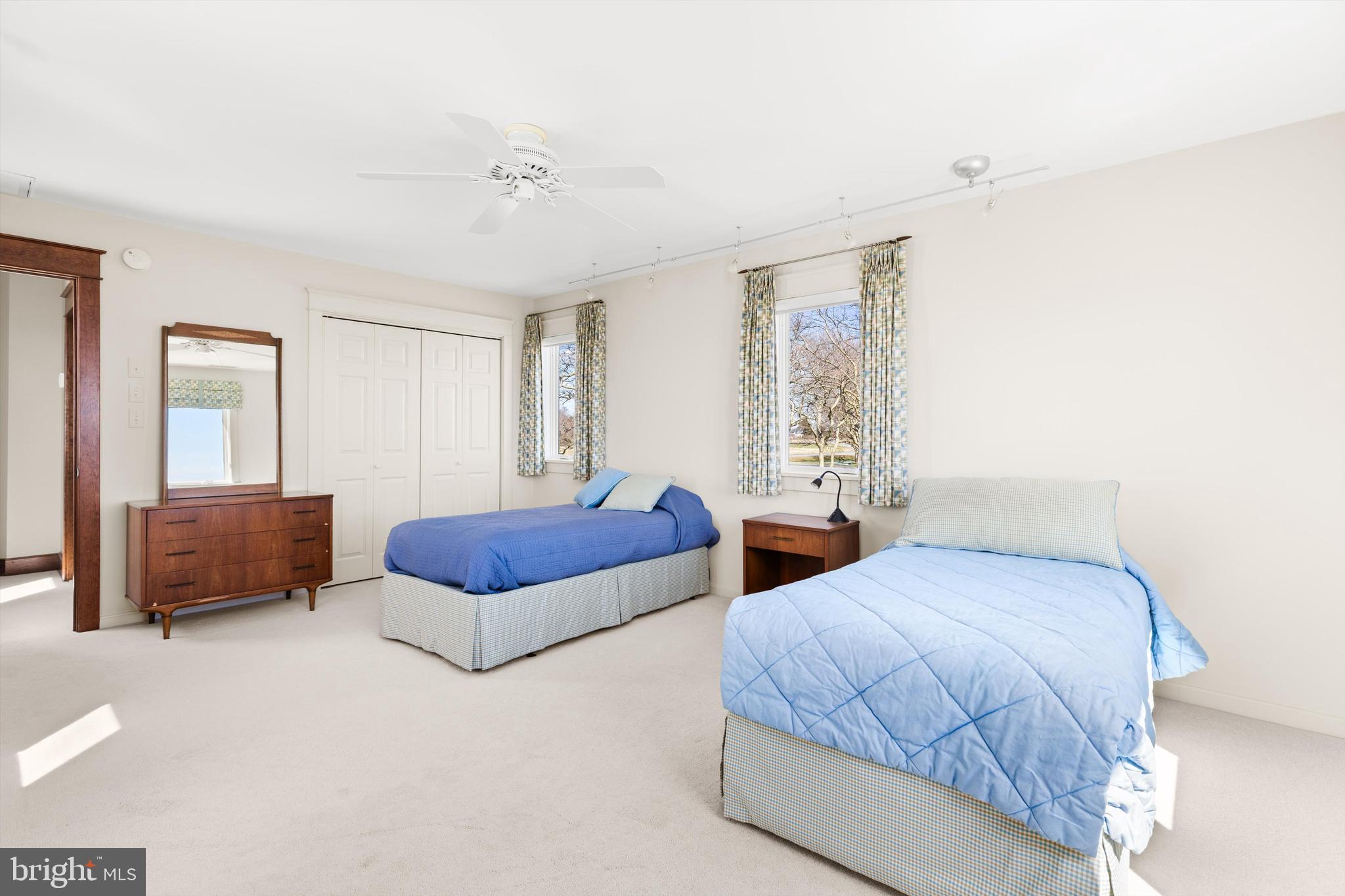 SOUTH POINT FARMS - Residential