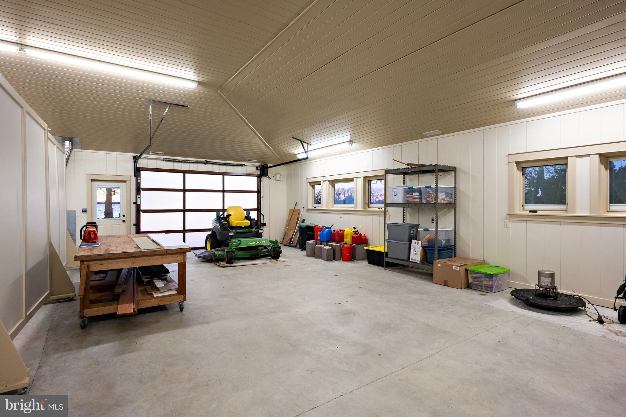 SOUTH POINT FARMS - Residential