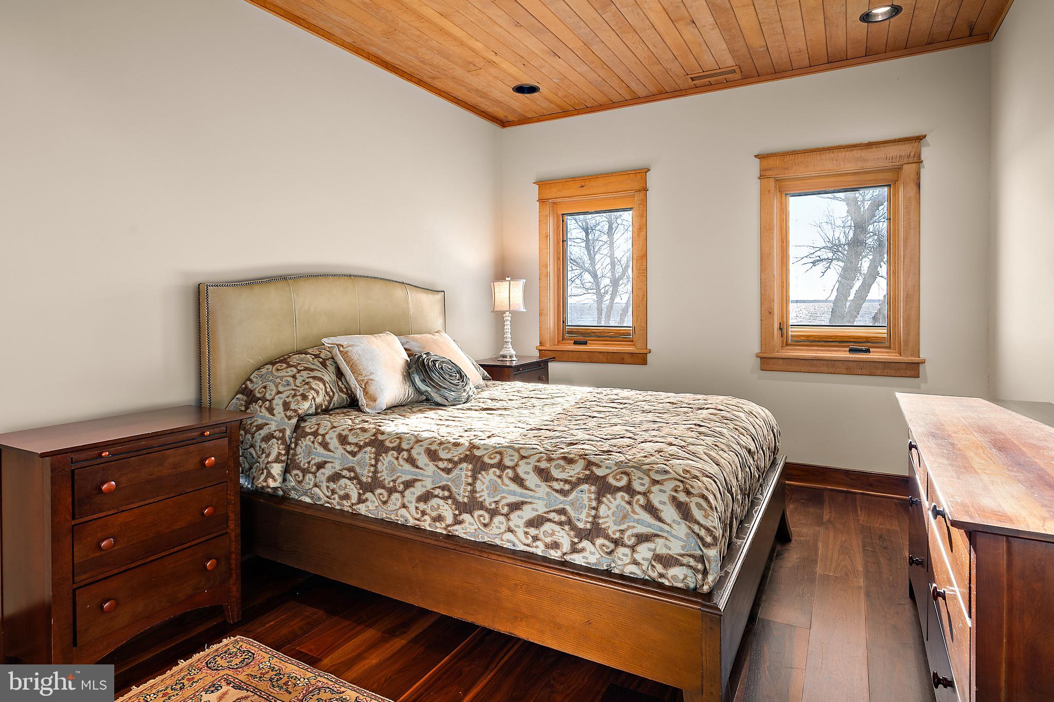 SOUTH POINT FARMS - Residential