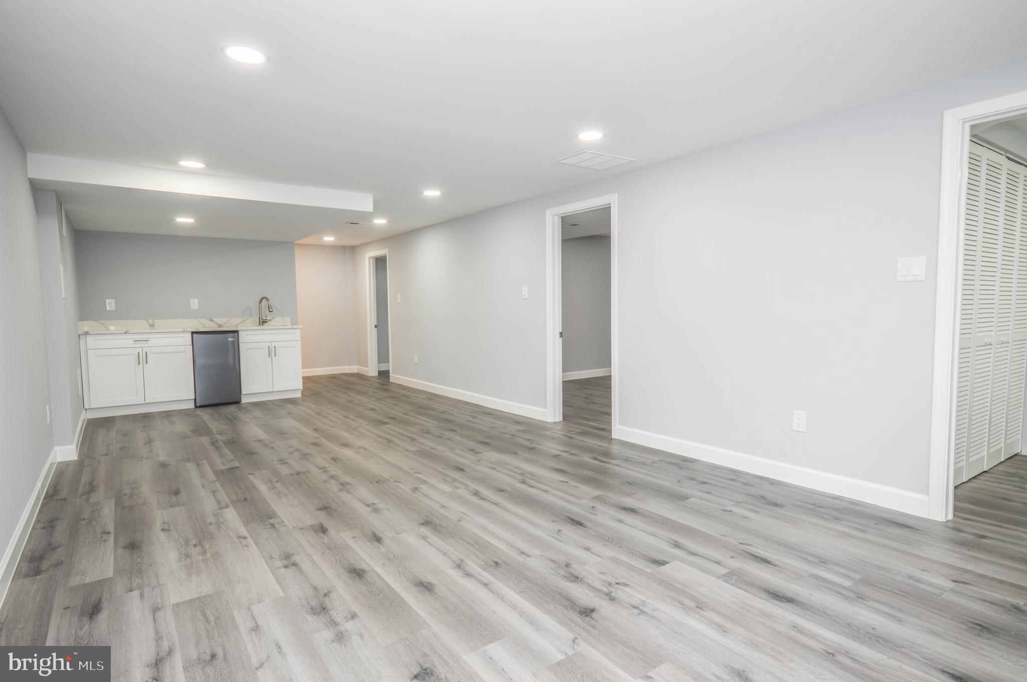 LANHAM WOODS - Residential