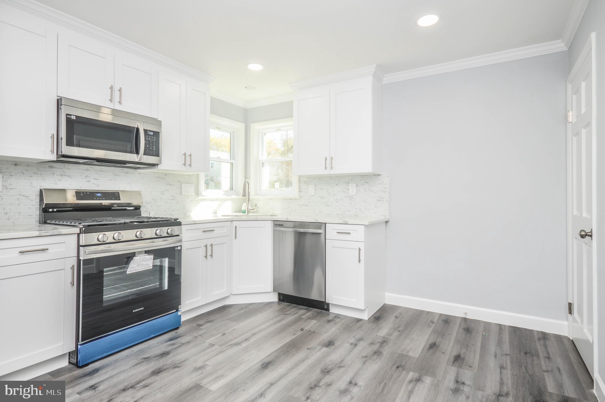 LANHAM WOODS - Residential