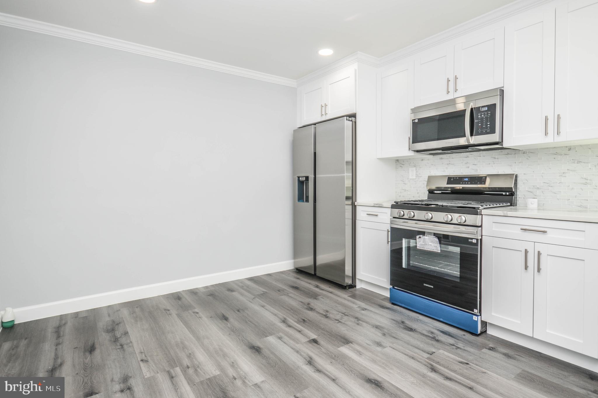 LANHAM WOODS - Residential