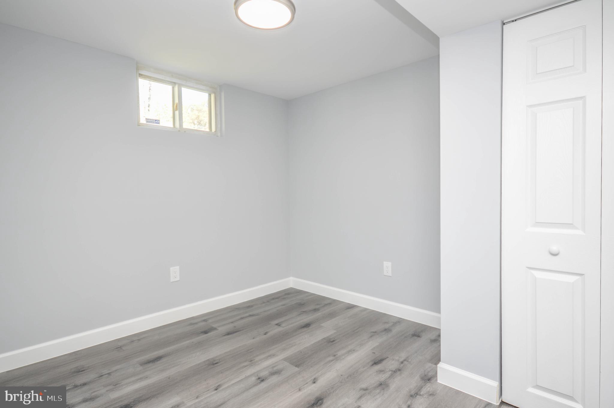 LANHAM WOODS - Residential