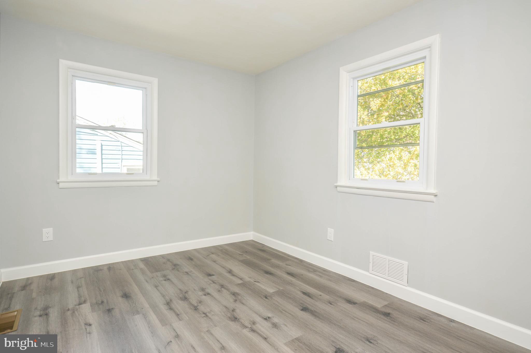 LANHAM WOODS - Residential