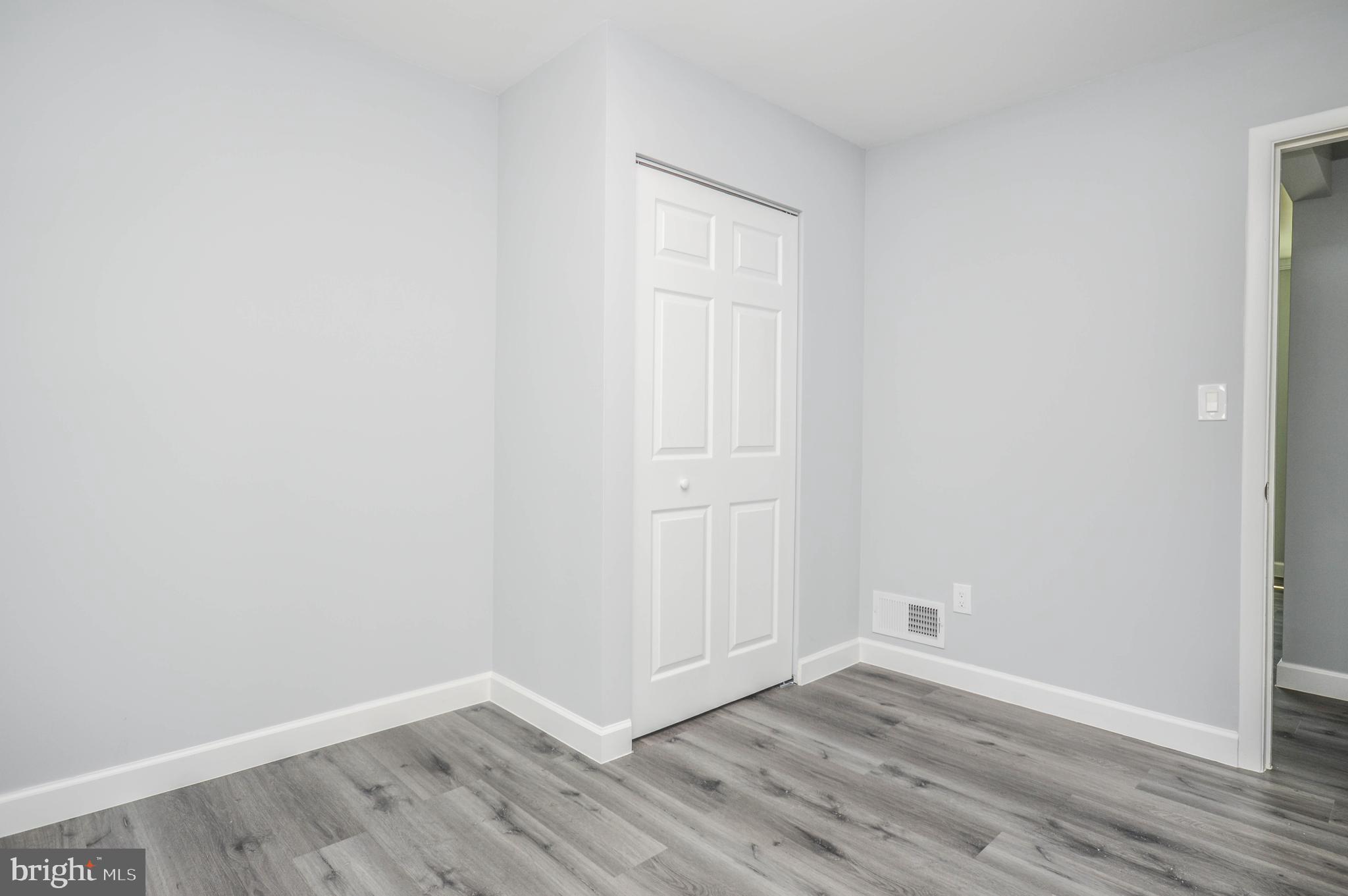 LANHAM WOODS - Residential