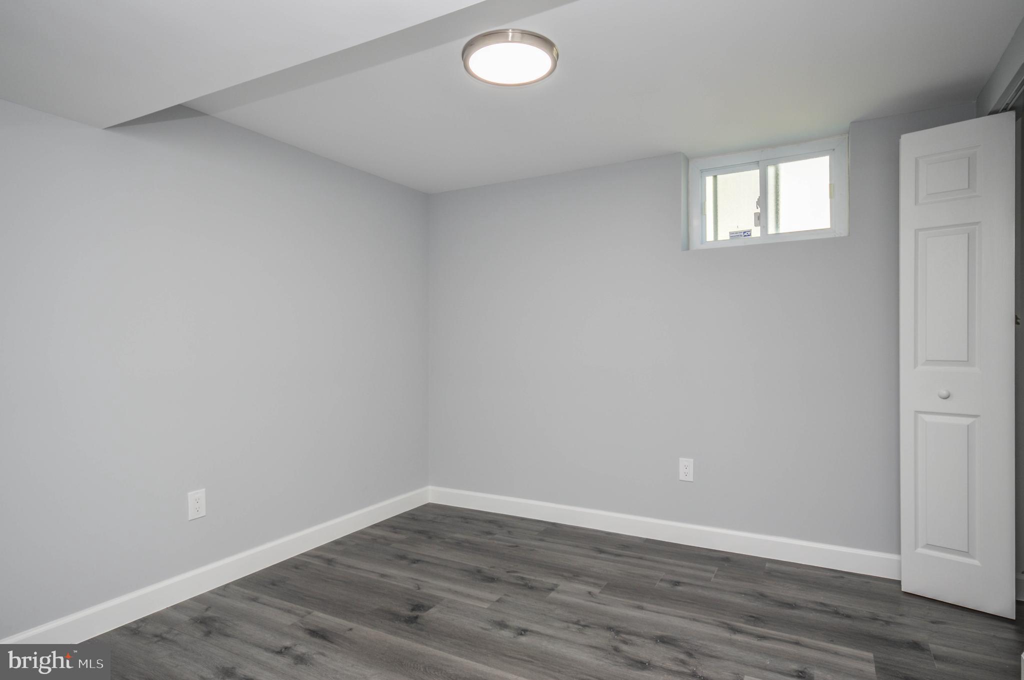 LANHAM WOODS - Residential