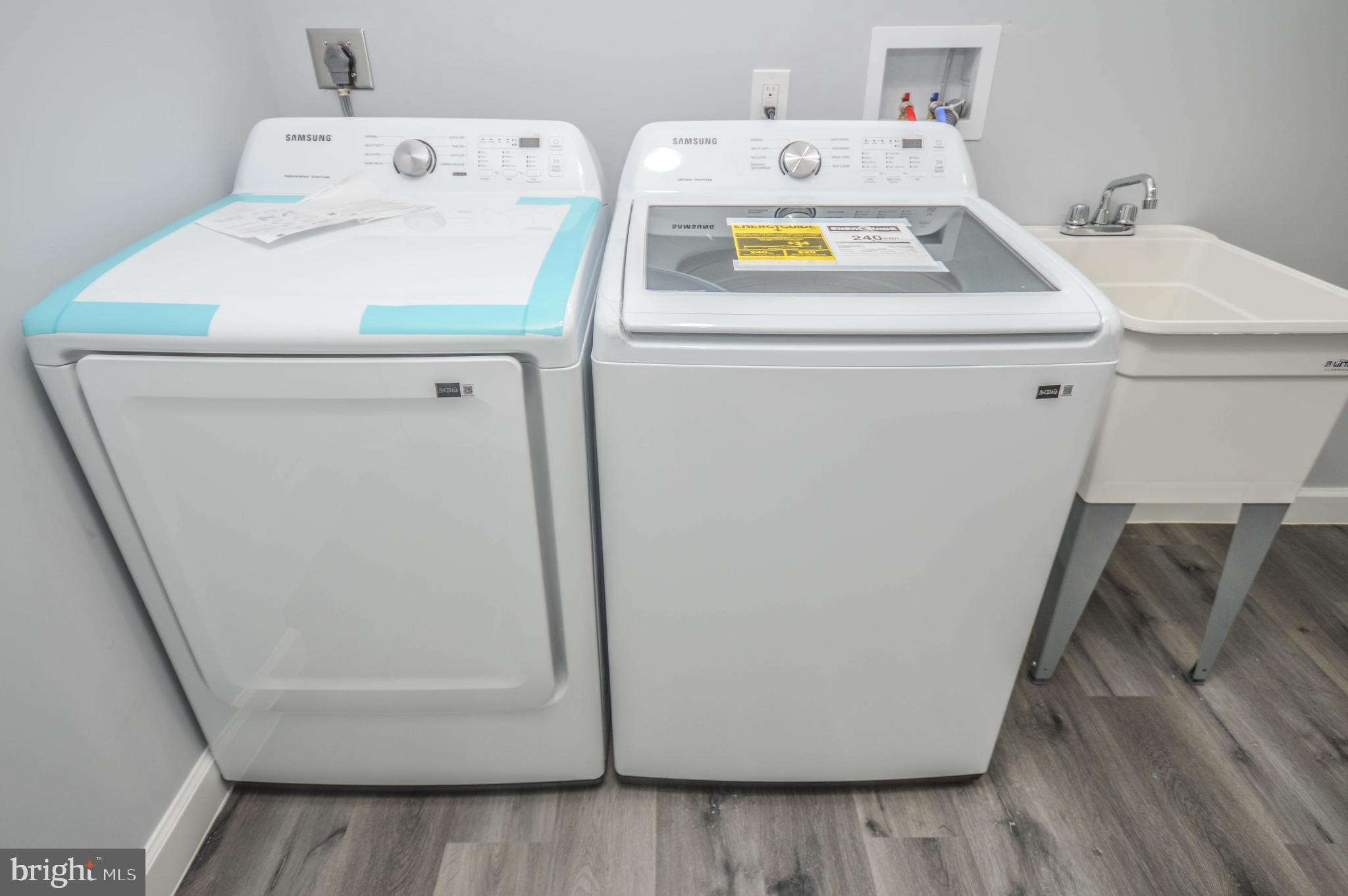 LANHAM WOODS - Residential