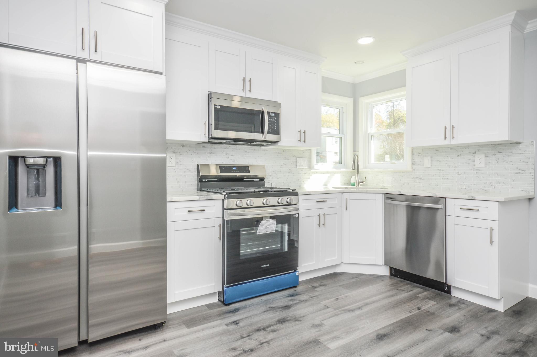 LANHAM WOODS - Residential