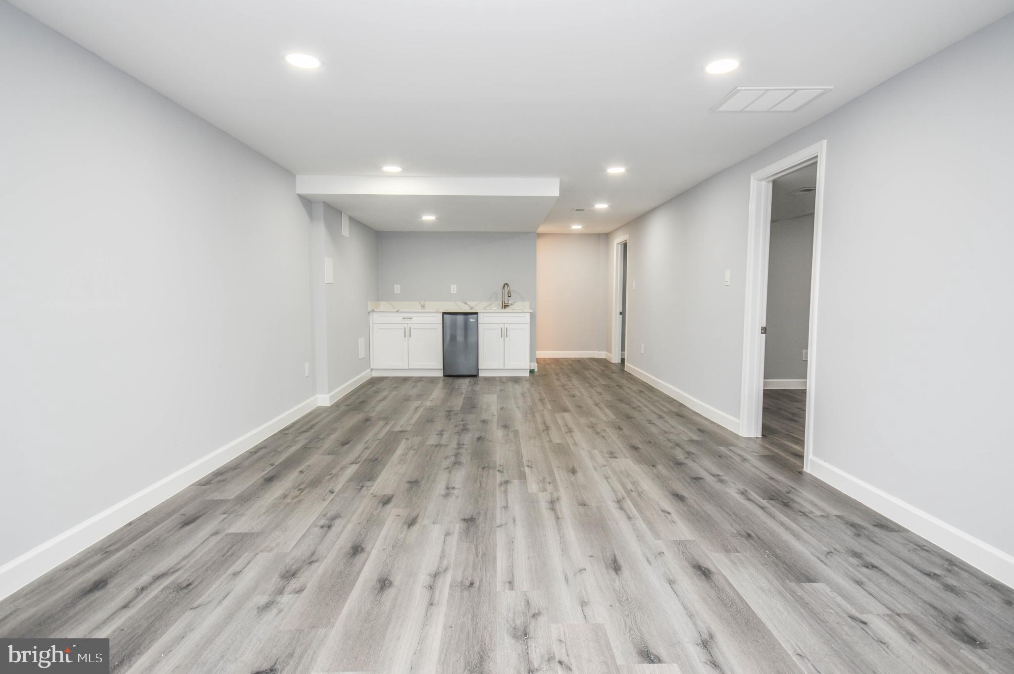 LANHAM WOODS - Residential