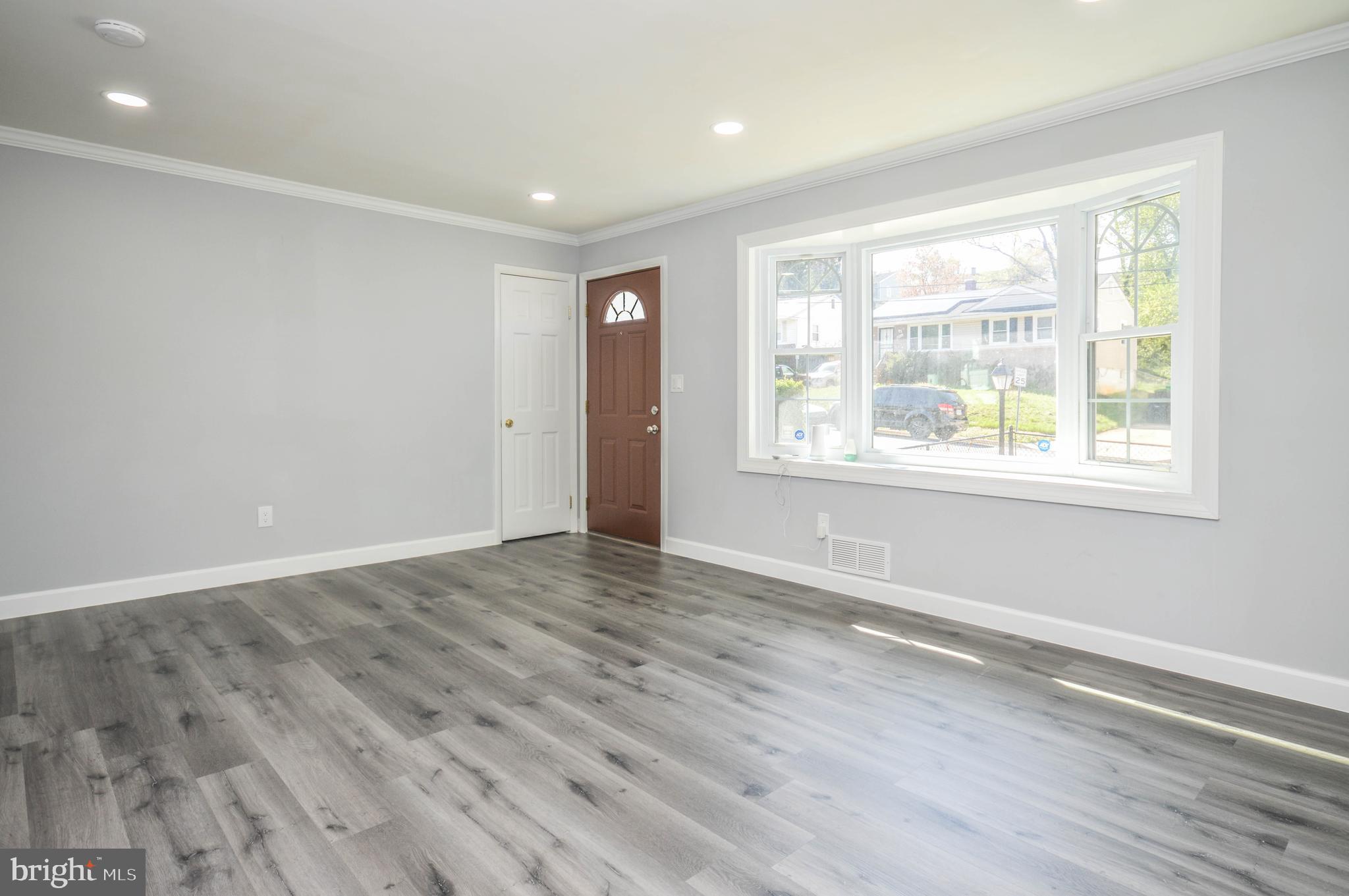 LANHAM WOODS - Residential