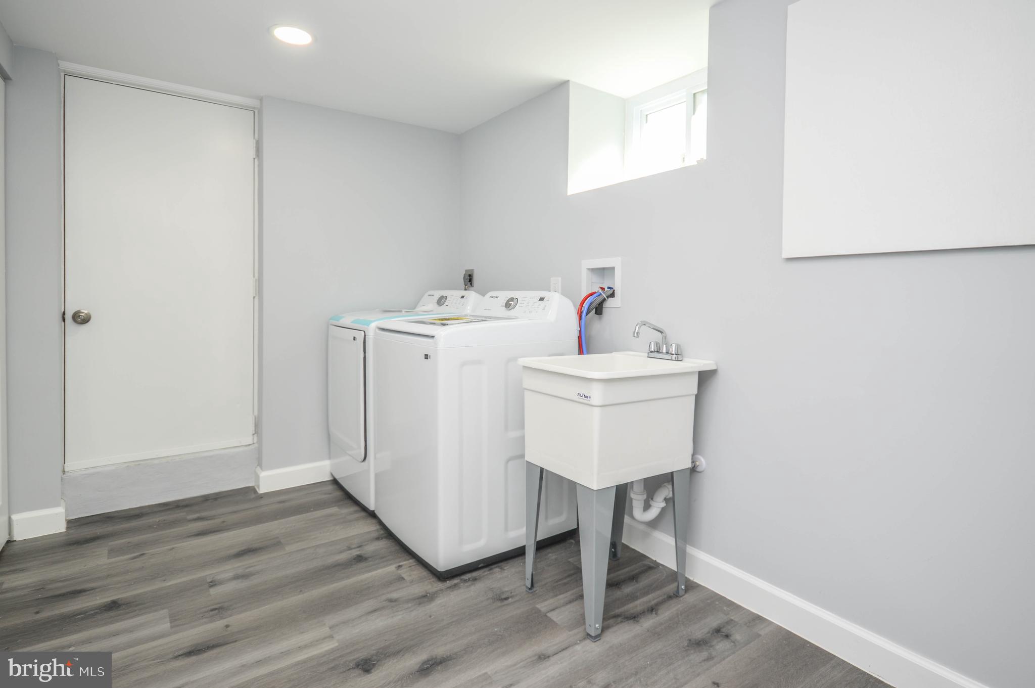 LANHAM WOODS - Residential