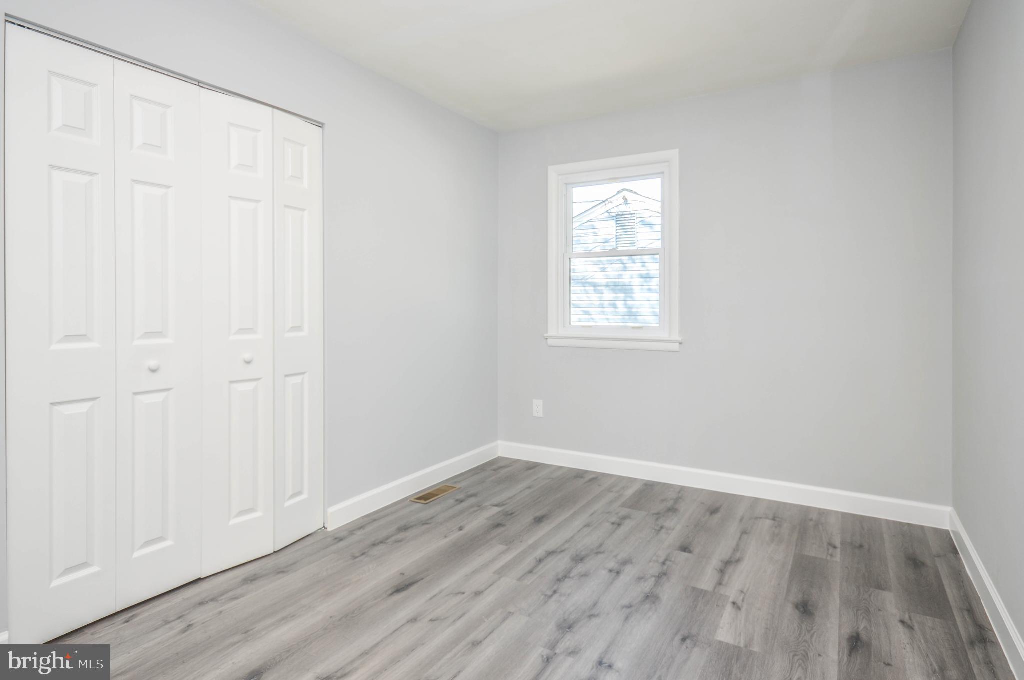 LANHAM WOODS - Residential