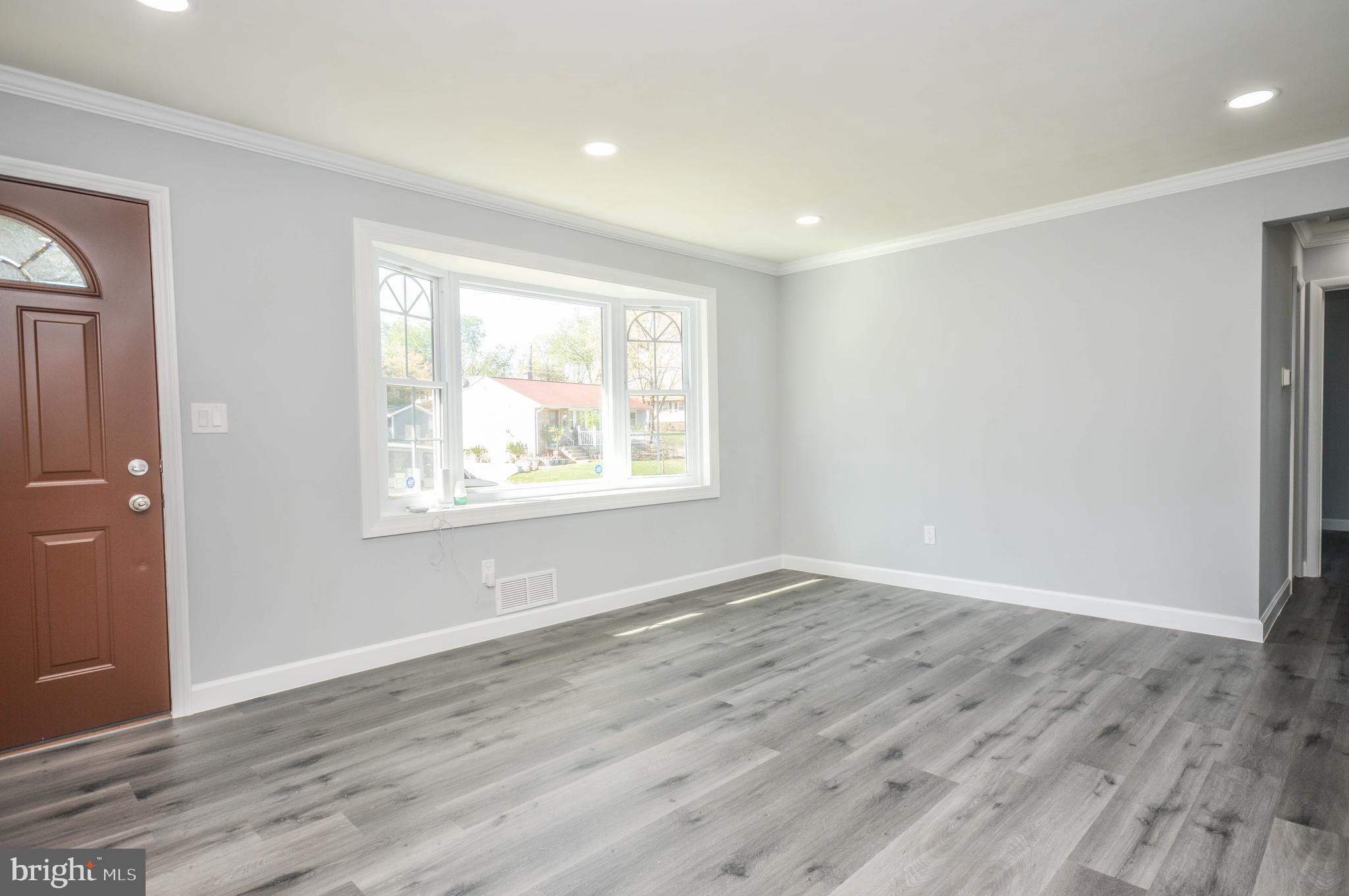 LANHAM WOODS - Residential