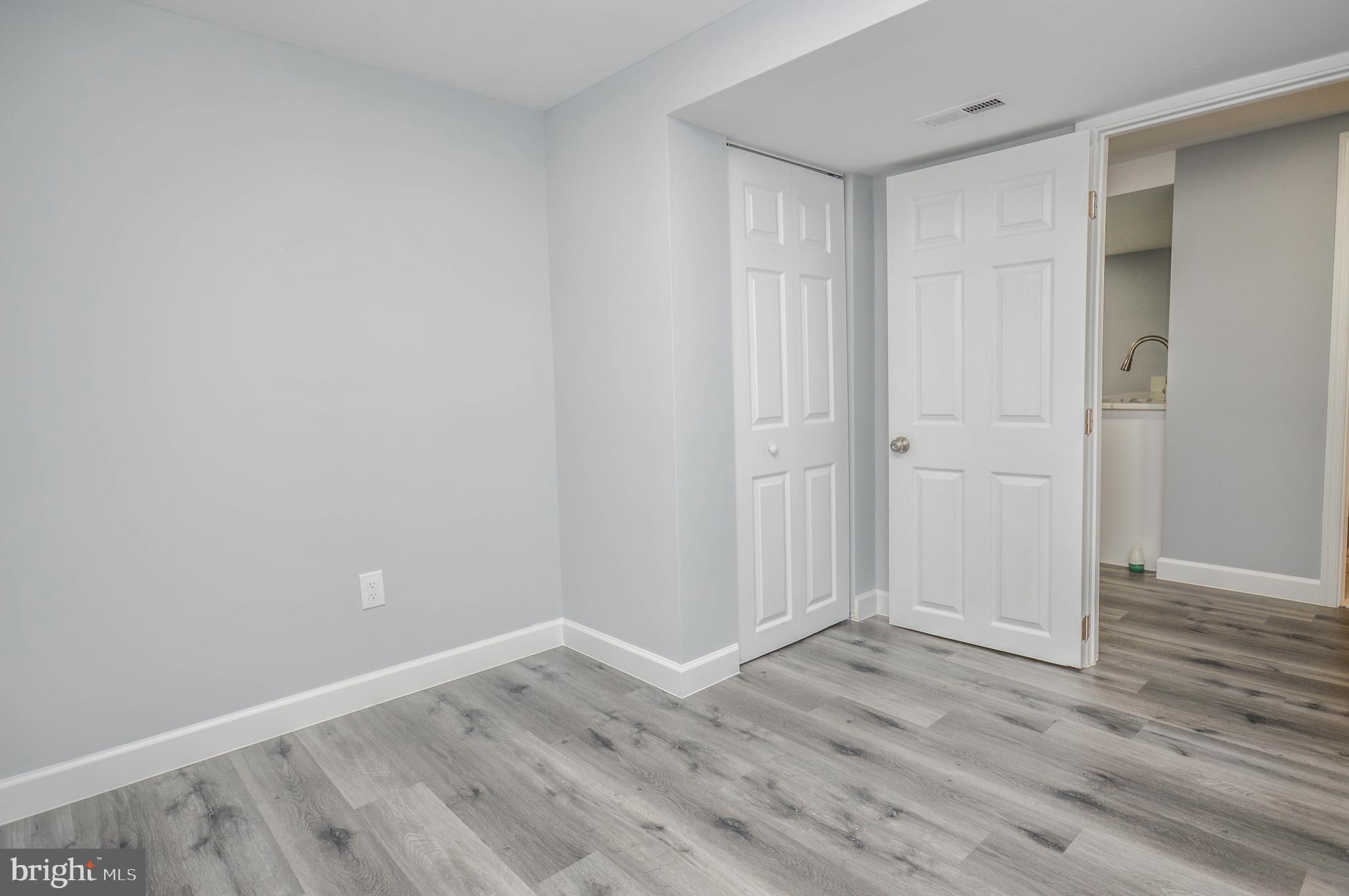 LANHAM WOODS - Residential