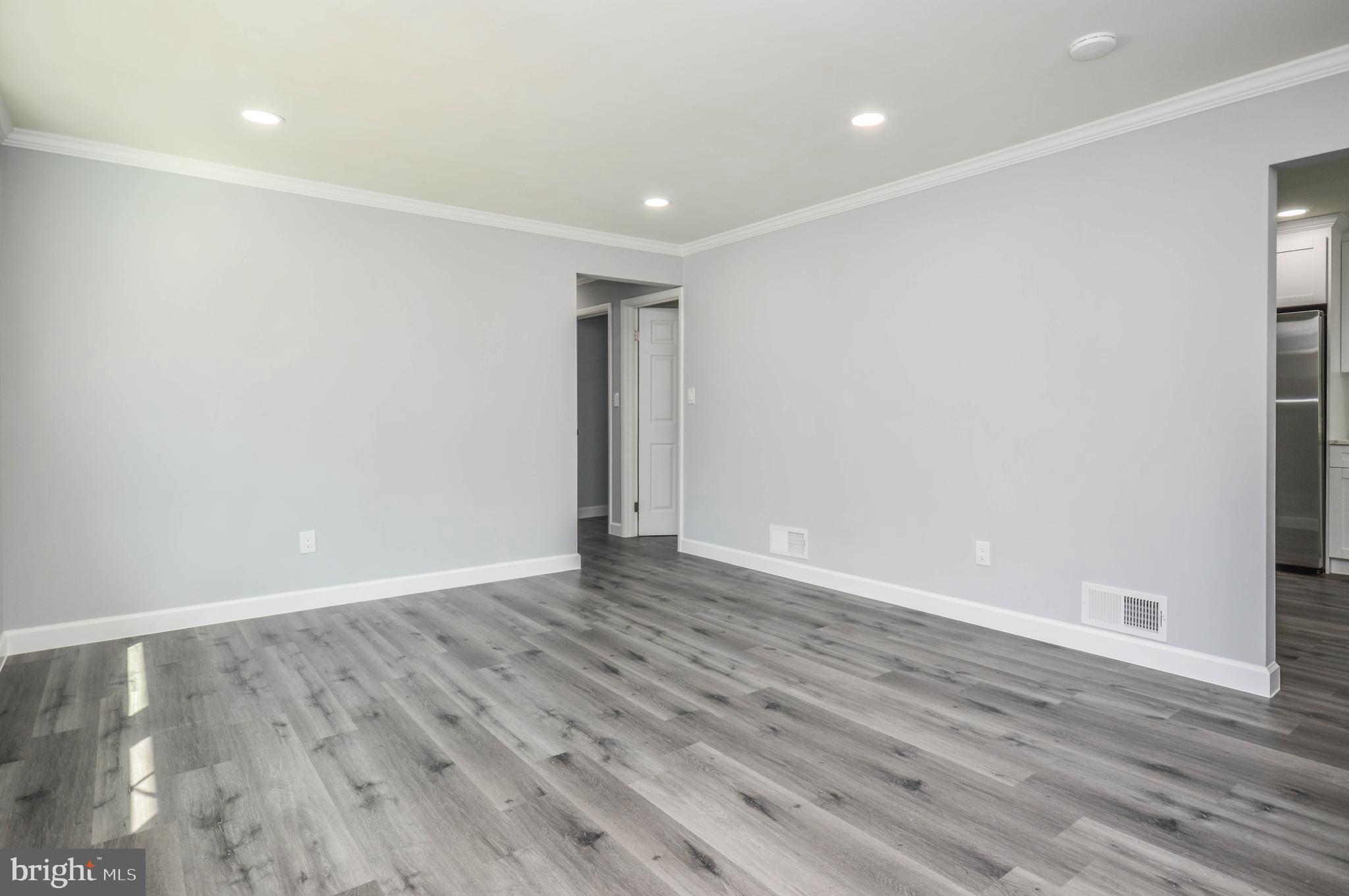 LANHAM WOODS - Residential