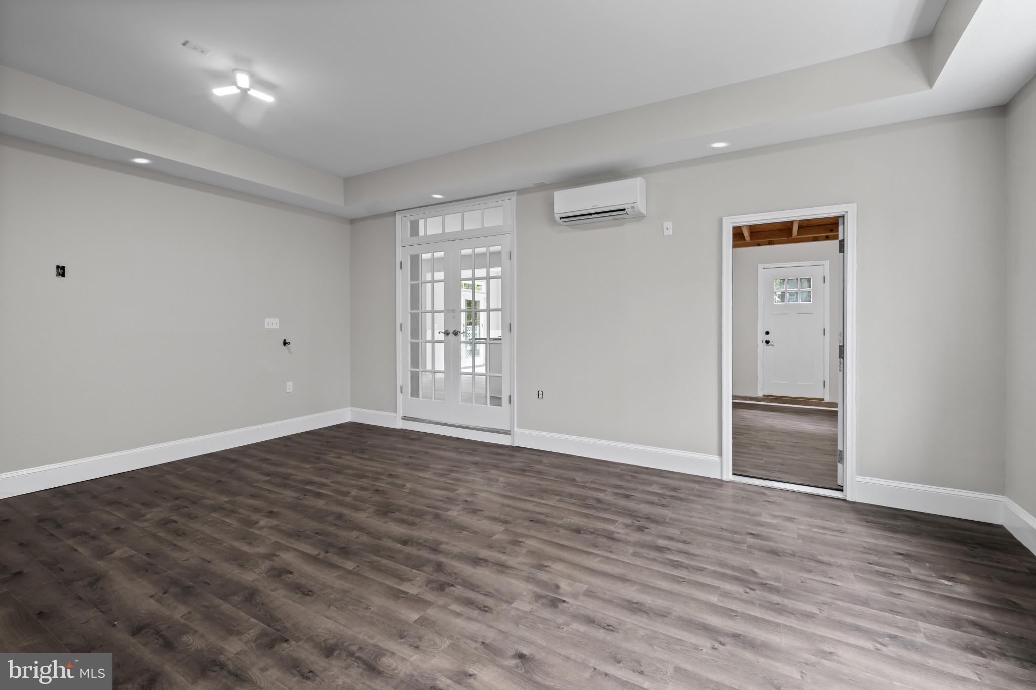 MALLARD RUN - Residential