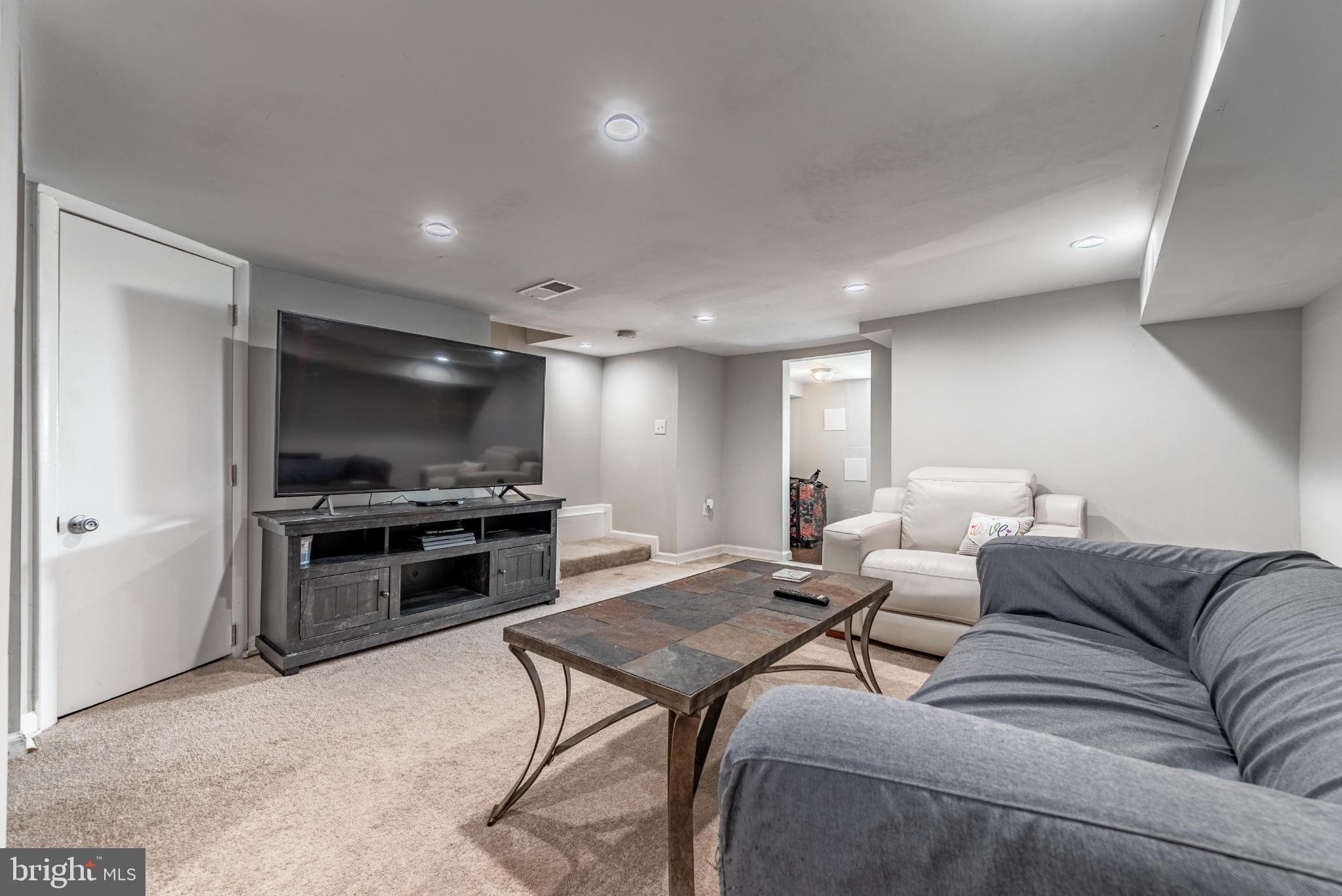 WOODBOURNE HEIGHTS - Residential