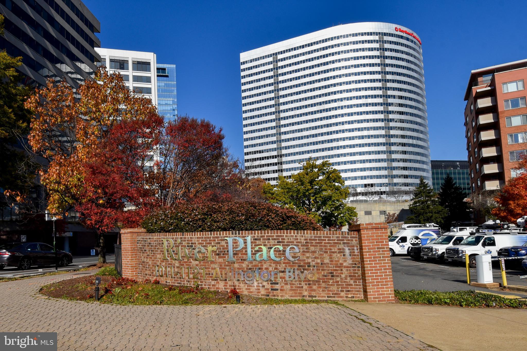 RIVER PLACE NORTH - Residential